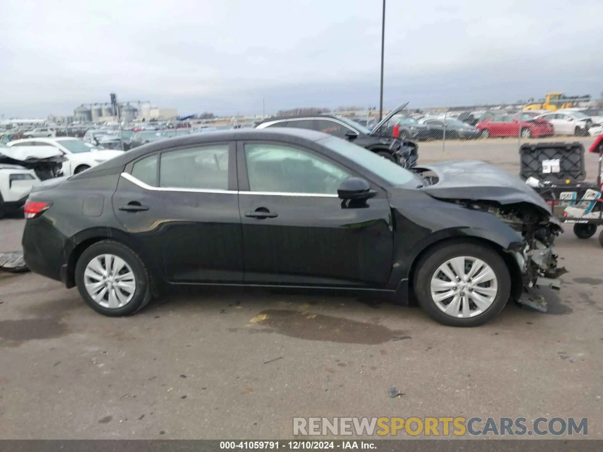 13 fotografías del automóvil dañado 3N1AB8BV4NY260228 NISSAN SENTRA 2022