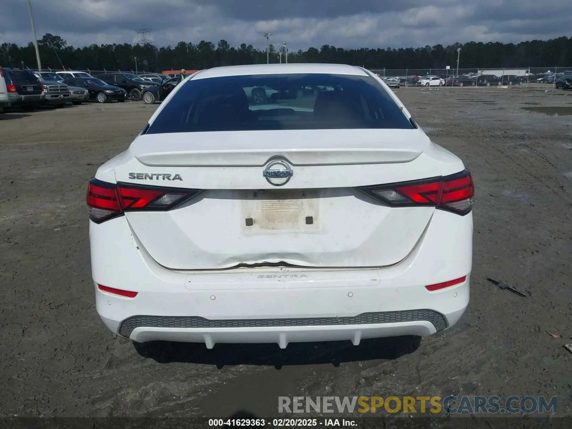 17 fotografías del automóvil dañado 3N1AB8BV5NY207912 NISSAN SENTRA 2022