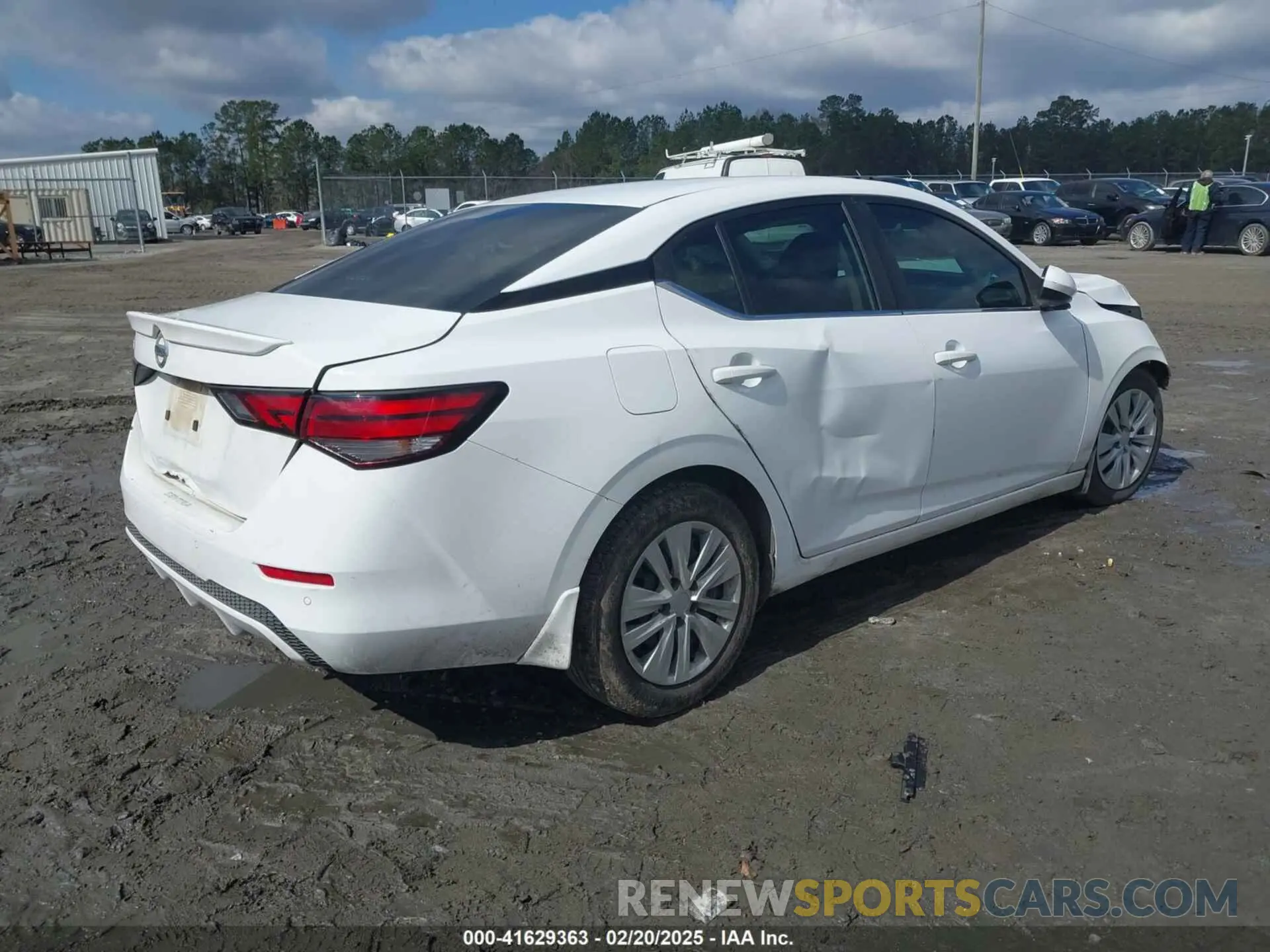 4 fotografías del automóvil dañado 3N1AB8BV5NY207912 NISSAN SENTRA 2022