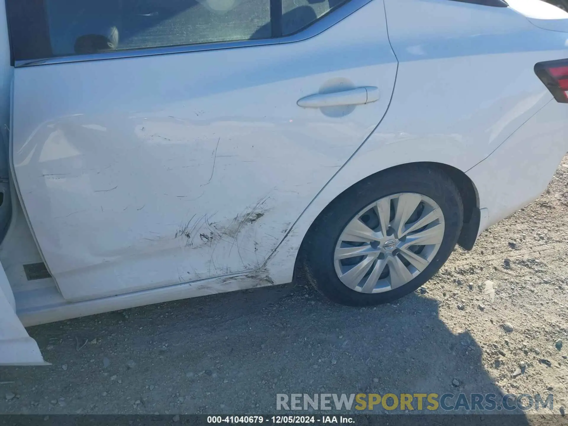 18 fotografías del automóvil dañado 3N1AB8BV7NY220533 NISSAN SENTRA 2022