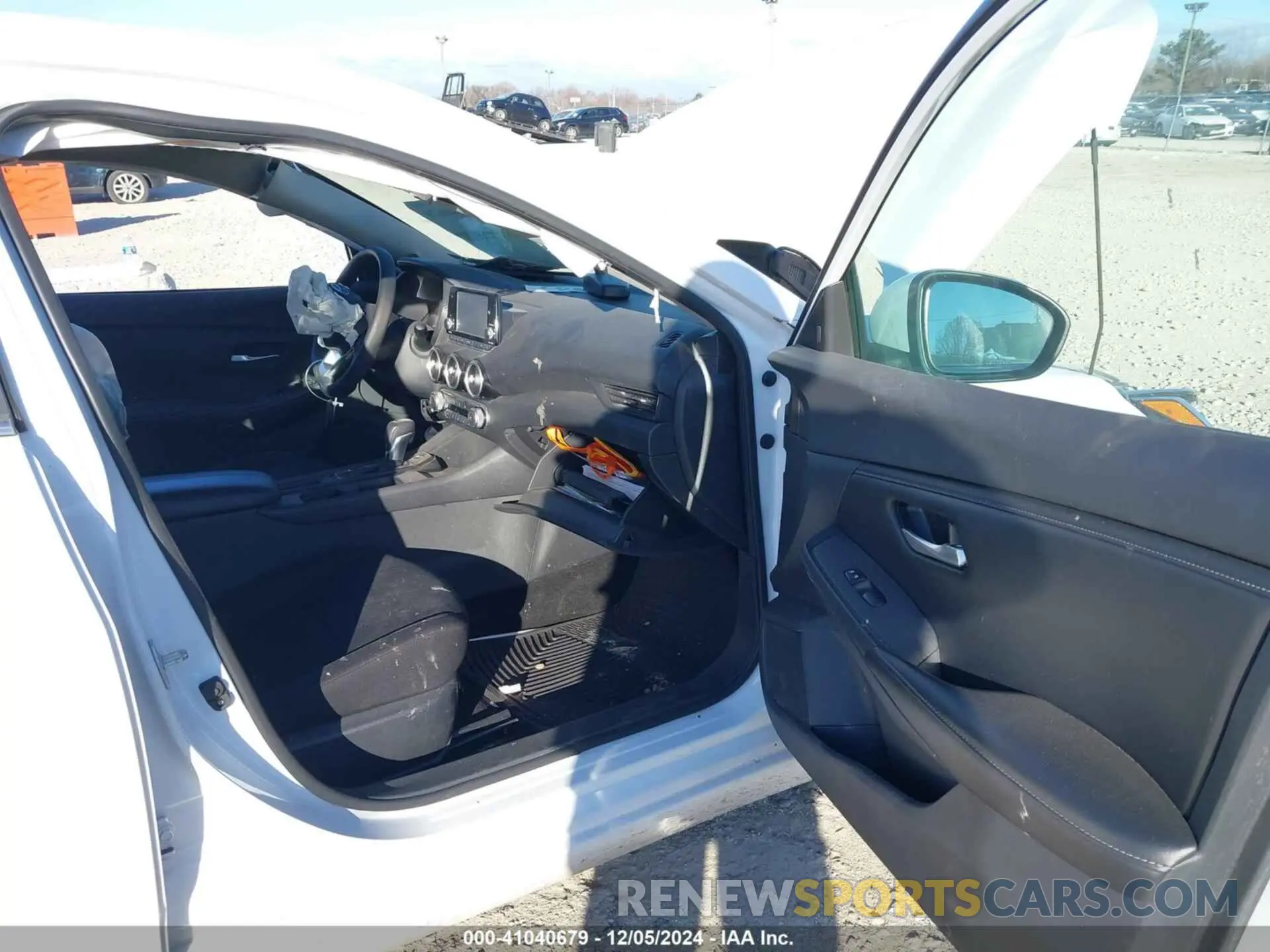5 fotografías del automóvil dañado 3N1AB8BV7NY220533 NISSAN SENTRA 2022