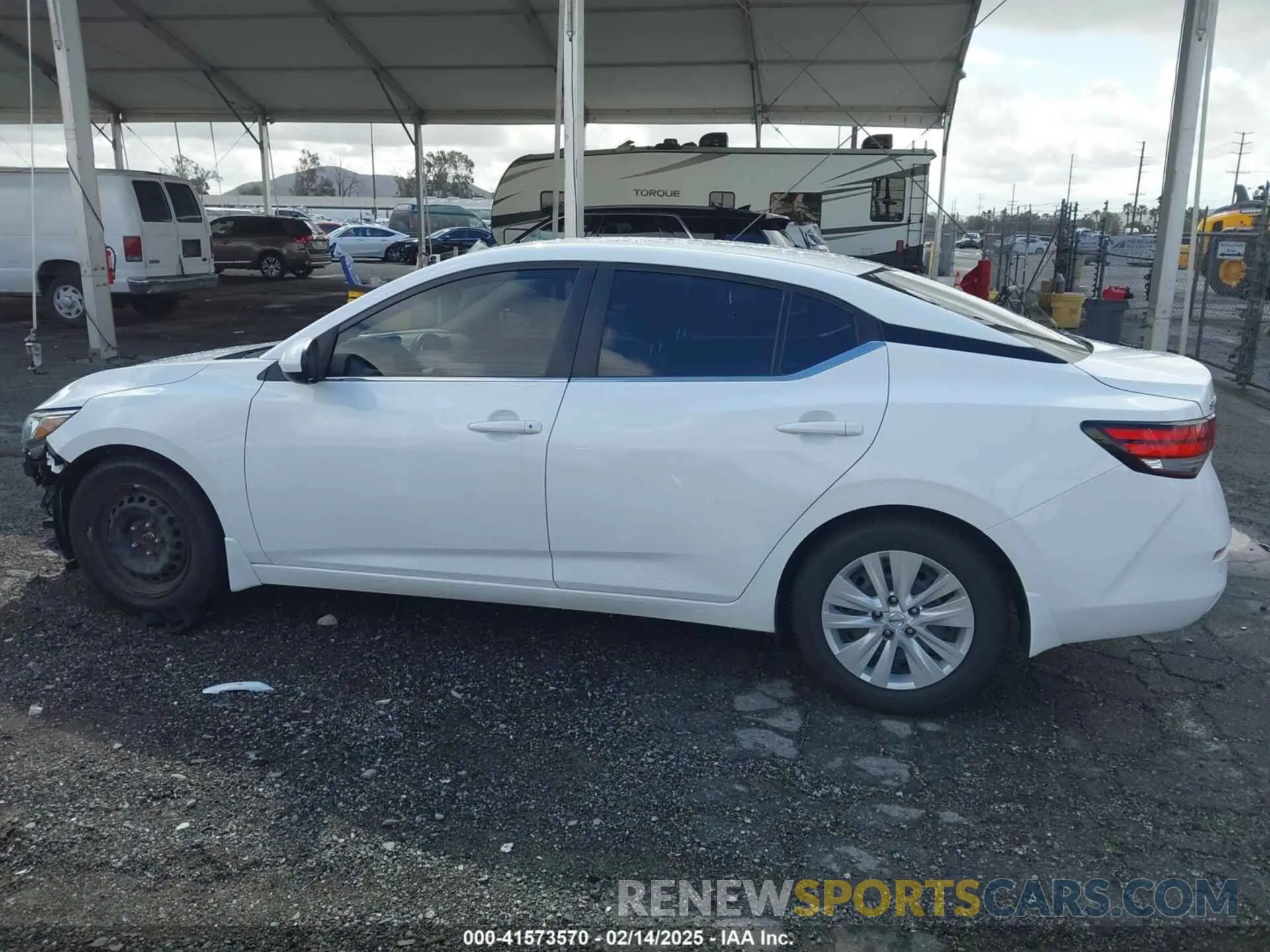 15 fotografías del automóvil dañado 3N1AB8BV7NY259073 NISSAN SENTRA 2022
