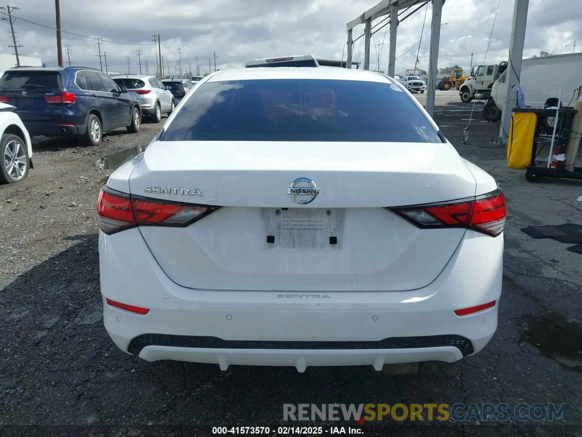 17 fotografías del automóvil dañado 3N1AB8BV7NY259073 NISSAN SENTRA 2022