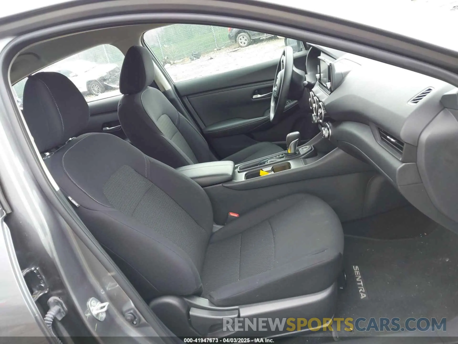 5 fotografías del automóvil dañado 3N1AB8BV9NY307592 NISSAN SENTRA 2022