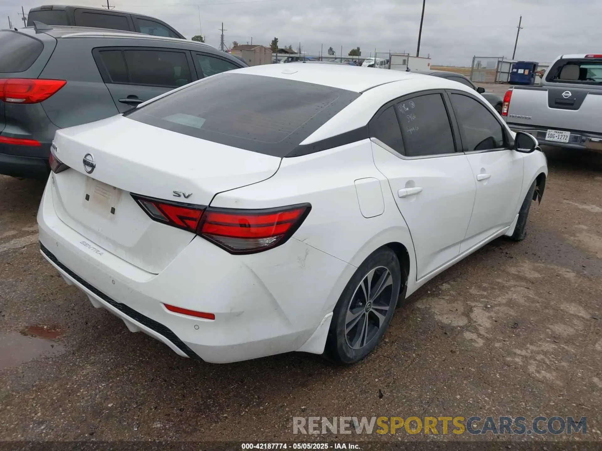 4 fotografías del automóvil dañado 3N1AB8CV0NY233123 NISSAN SENTRA 2022