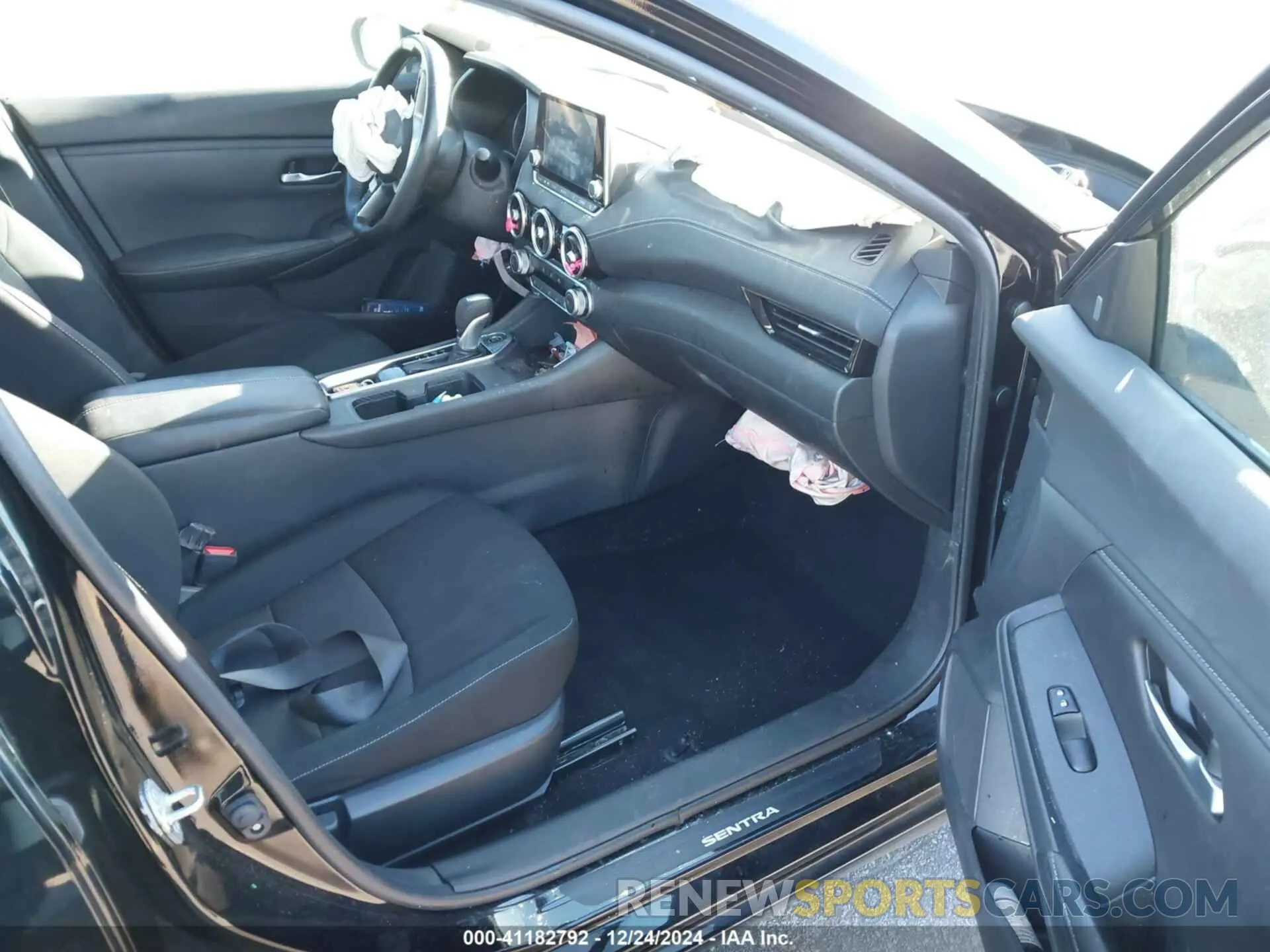 5 fotografías del automóvil dañado 3N1AB8CV1NY248259 NISSAN SENTRA 2022