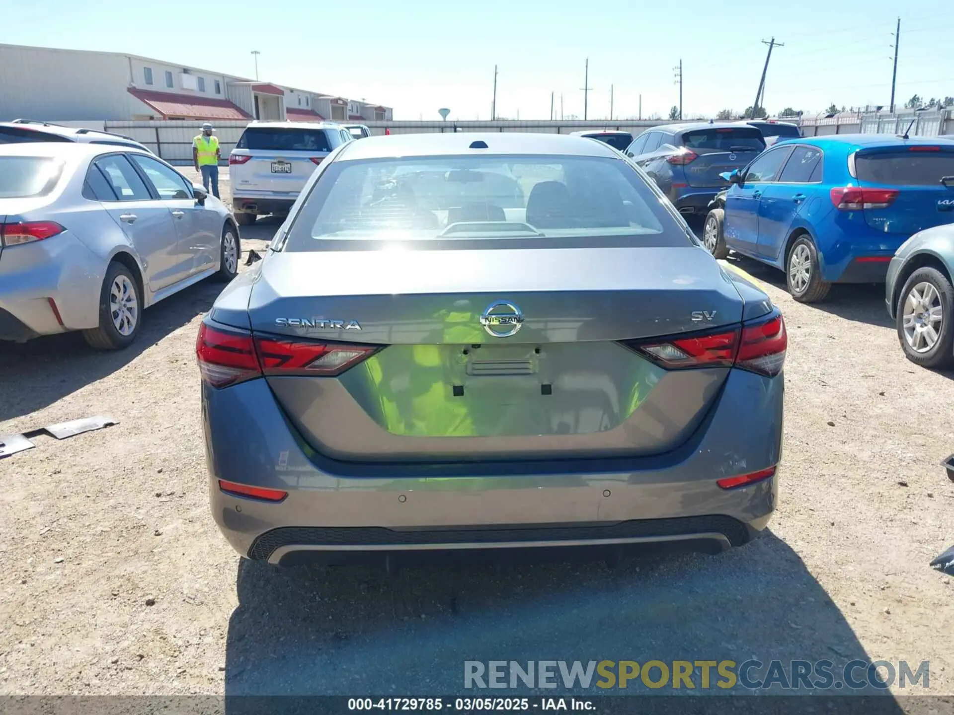 17 fotografías del automóvil dañado 3N1AB8CV1NY256765 NISSAN SENTRA 2022