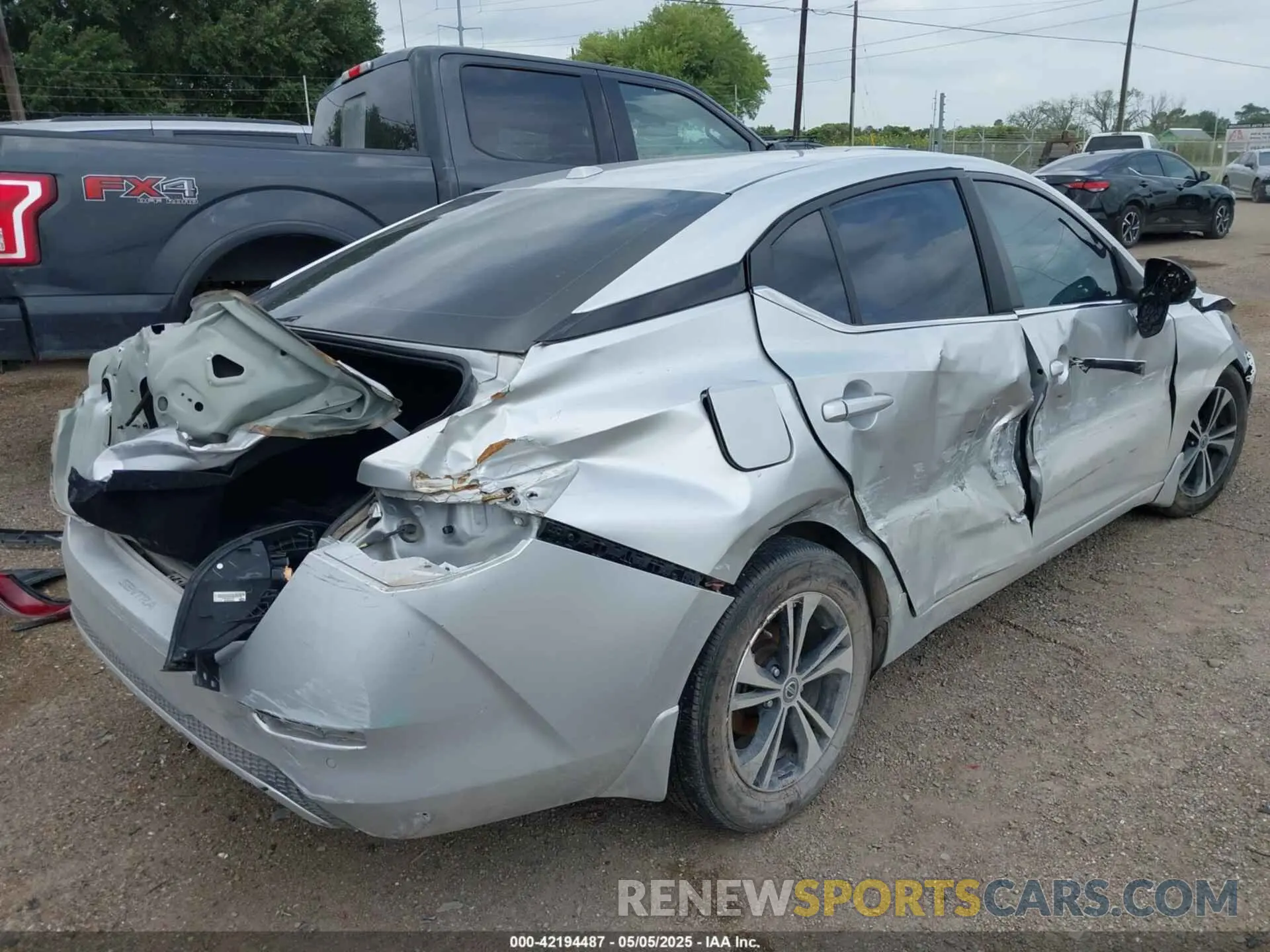 4 fotografías del automóvil dañado 3N1AB8CV3NY215330 NISSAN SENTRA 2022