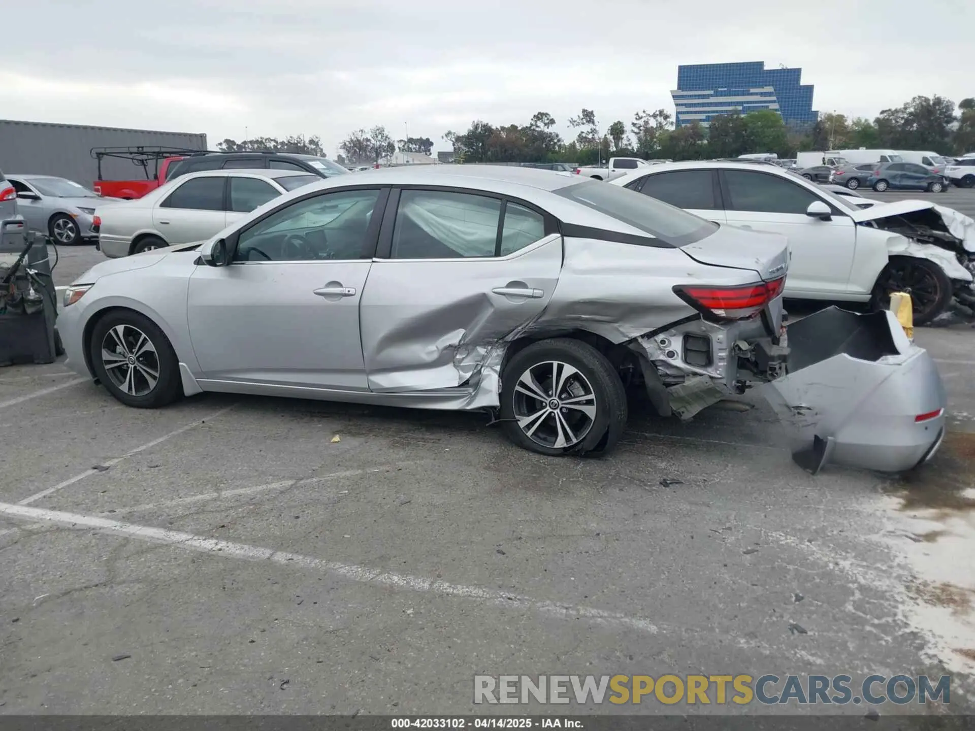 15 fotografías del automóvil dañado 3N1AB8CV3NY238896 NISSAN SENTRA 2022