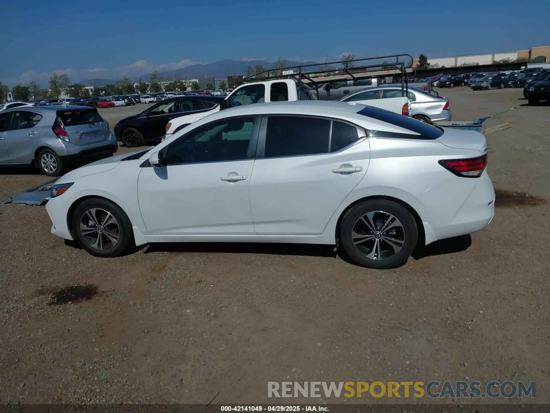 14 fotografías del automóvil dañado 3N1AB8CV3NY27460E NISSAN SENTRA 2022