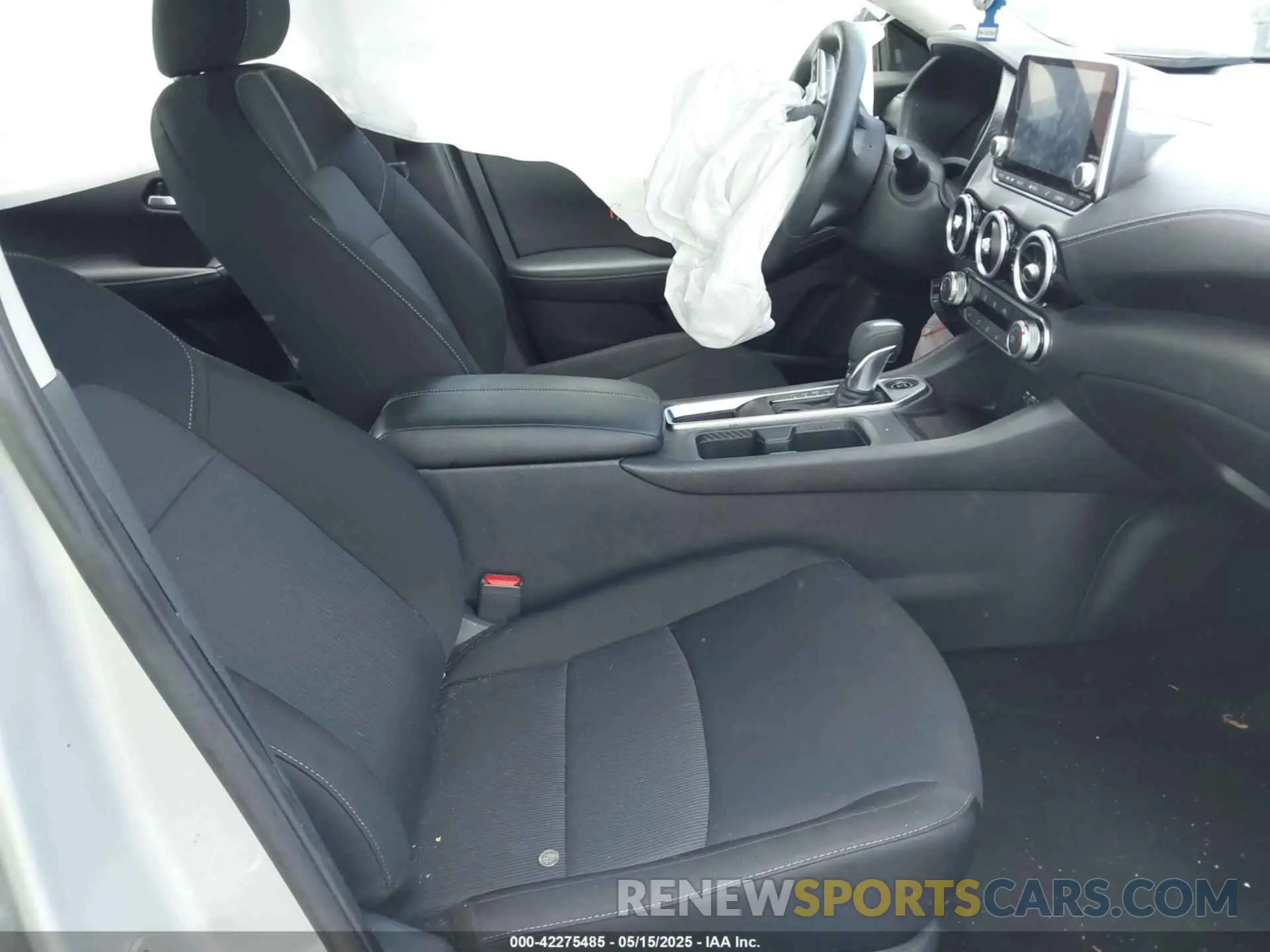 5 fotografías del automóvil dañado 3N1AB8CV4NY301245 NISSAN SENTRA 2022