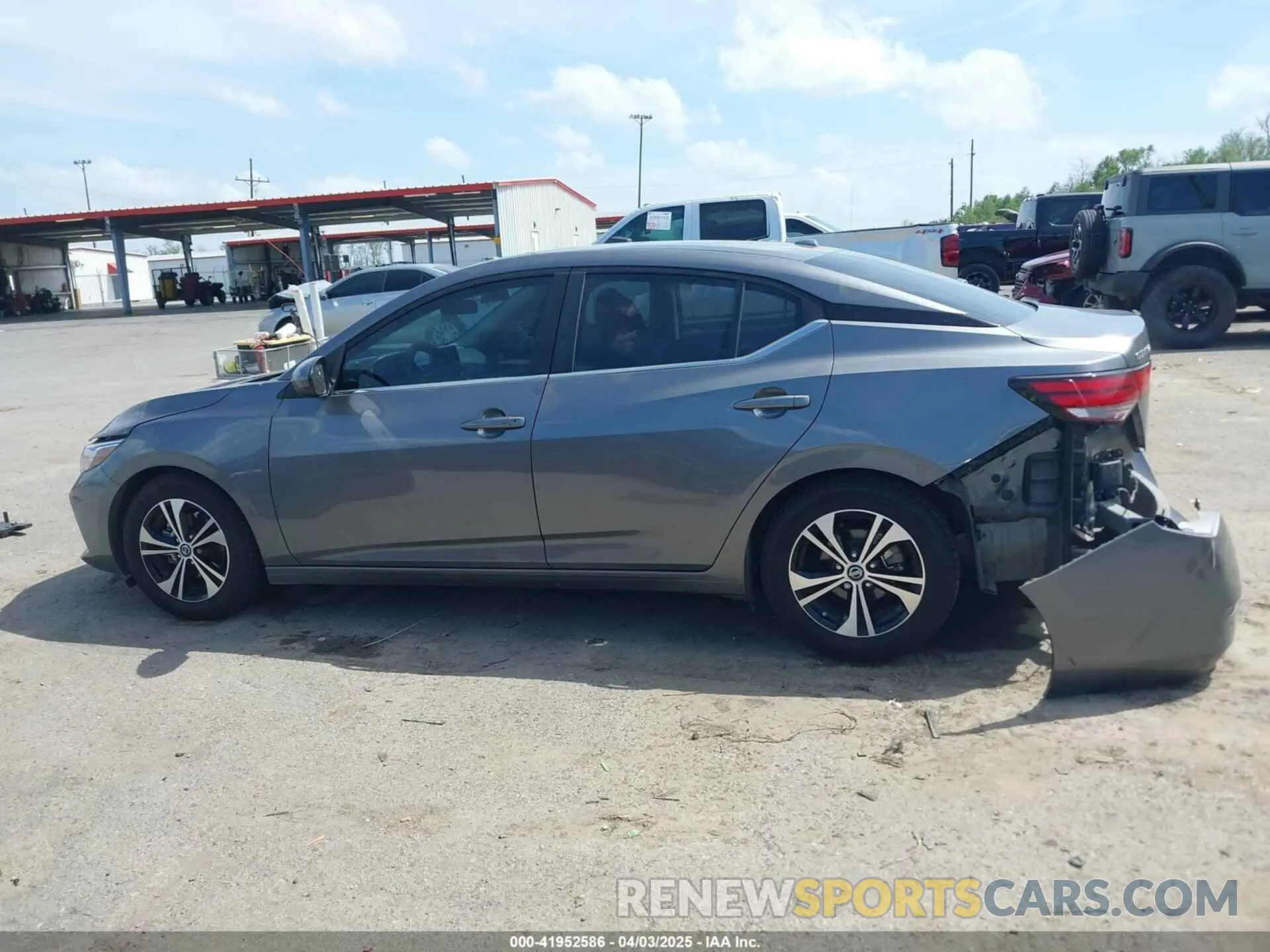 14 fotografías del automóvil dañado 3N1AB8CV4NY320703 NISSAN SENTRA 2022