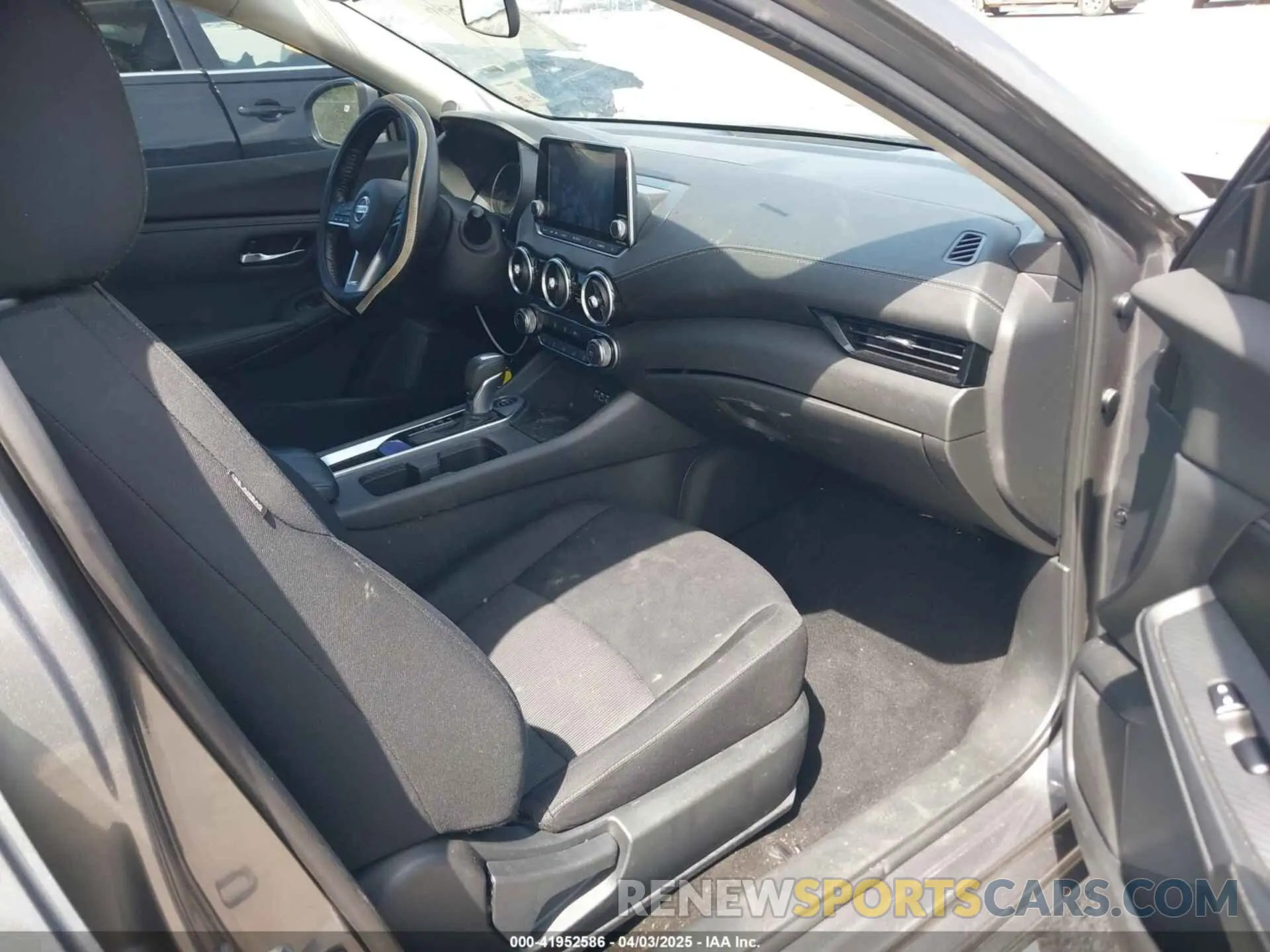 5 fotografías del automóvil dañado 3N1AB8CV4NY320703 NISSAN SENTRA 2022