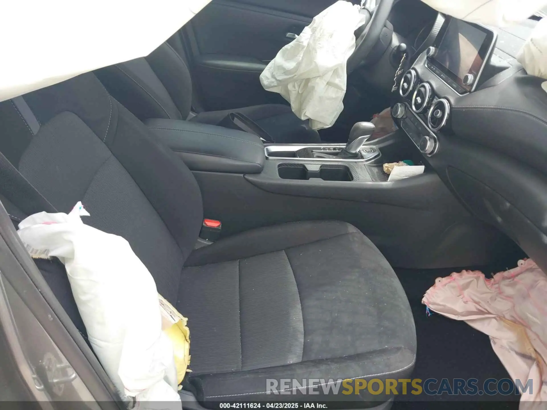 5 fotografías del automóvil dañado 3N1AB8CV5NY246109 NISSAN SENTRA 2022