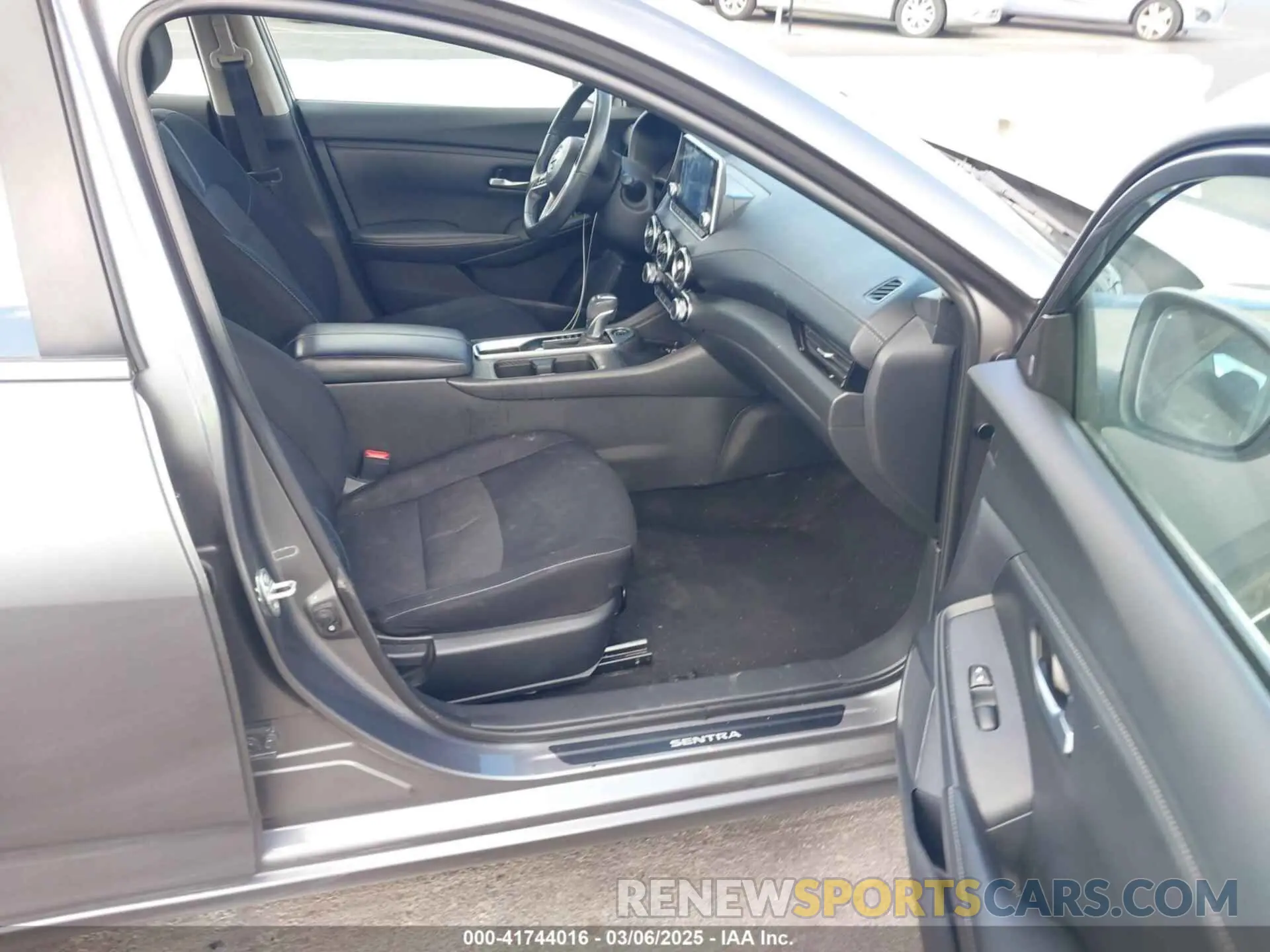5 fotografías del automóvil dañado 3N1AB8CV6NY268426 NISSAN SENTRA 2022