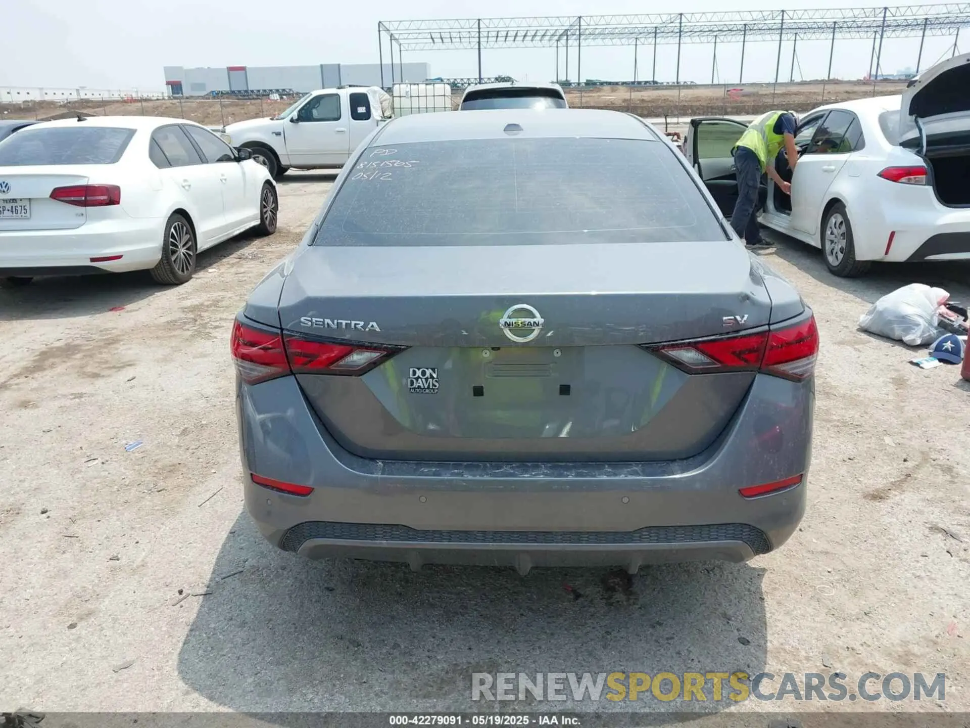 15 fotografías del automóvil dañado 3N1AB8CV7NY302115 NISSAN SENTRA 2022
