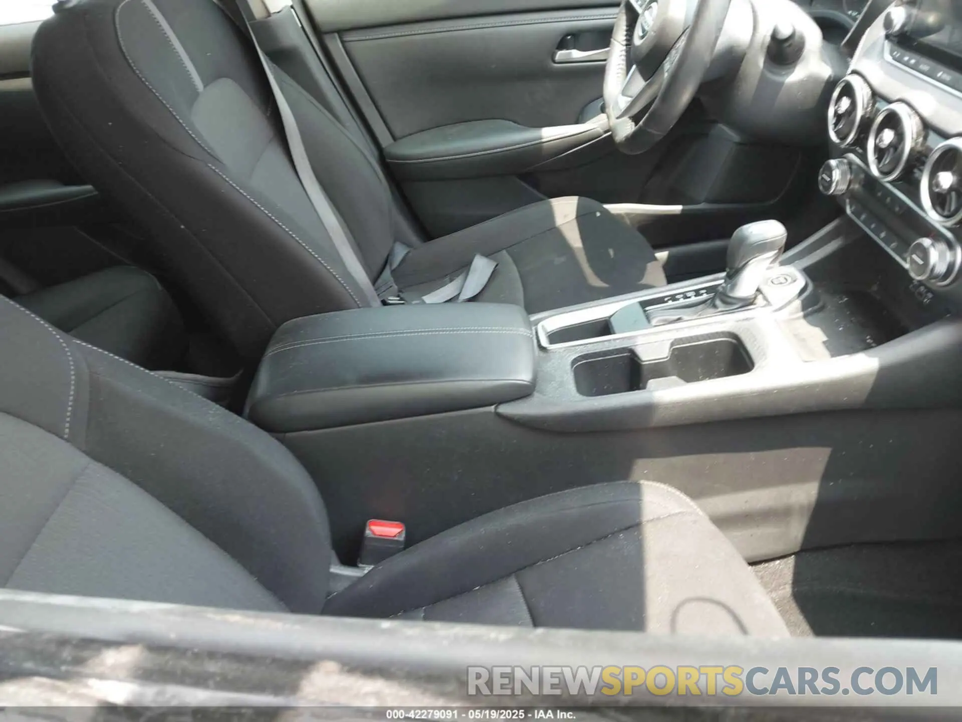 5 fotografías del automóvil dañado 3N1AB8CV7NY302115 NISSAN SENTRA 2022