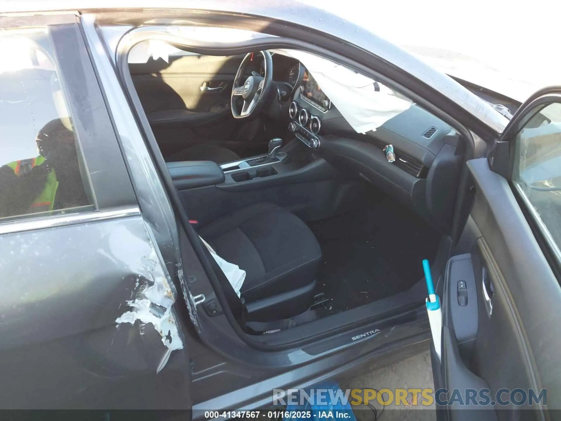5 fotografías del automóvil dañado 3N1AB8CV8NY246427 NISSAN SENTRA 2022