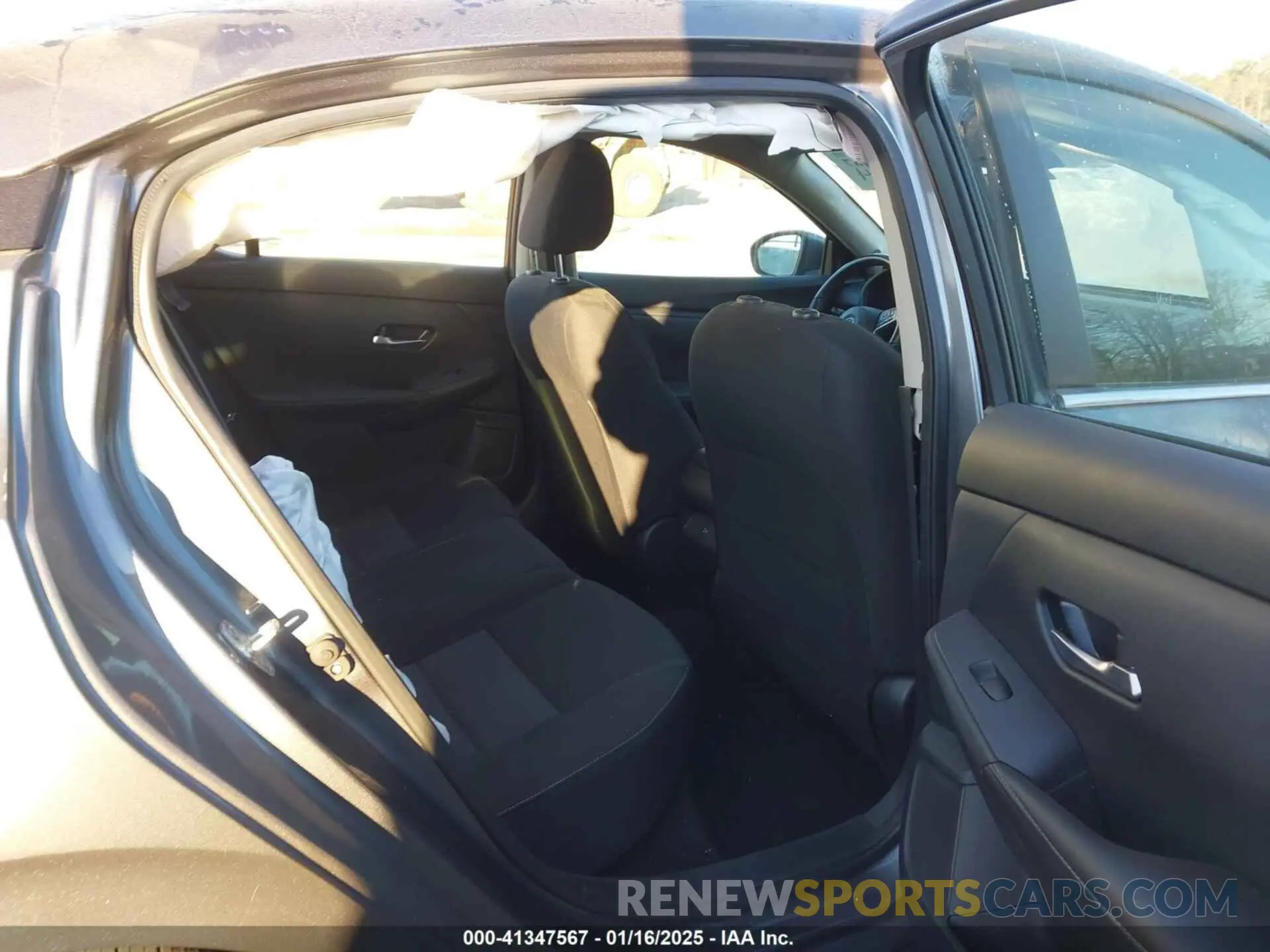8 fotografías del automóvil dañado 3N1AB8CV8NY246427 NISSAN SENTRA 2022