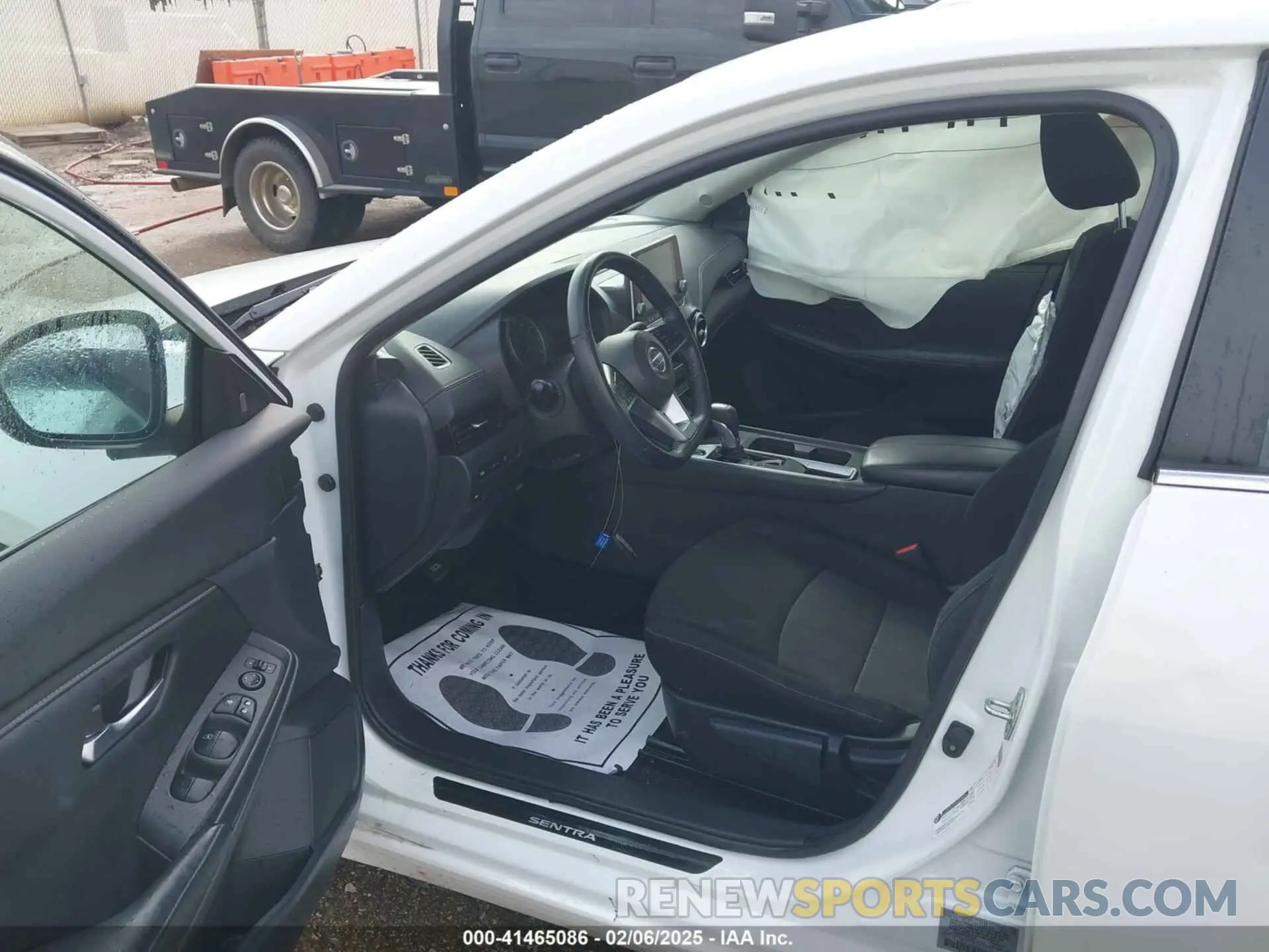 5 fotografías del automóvil dañado 3N1AB8CV8NY246508 NISSAN SENTRA 2022