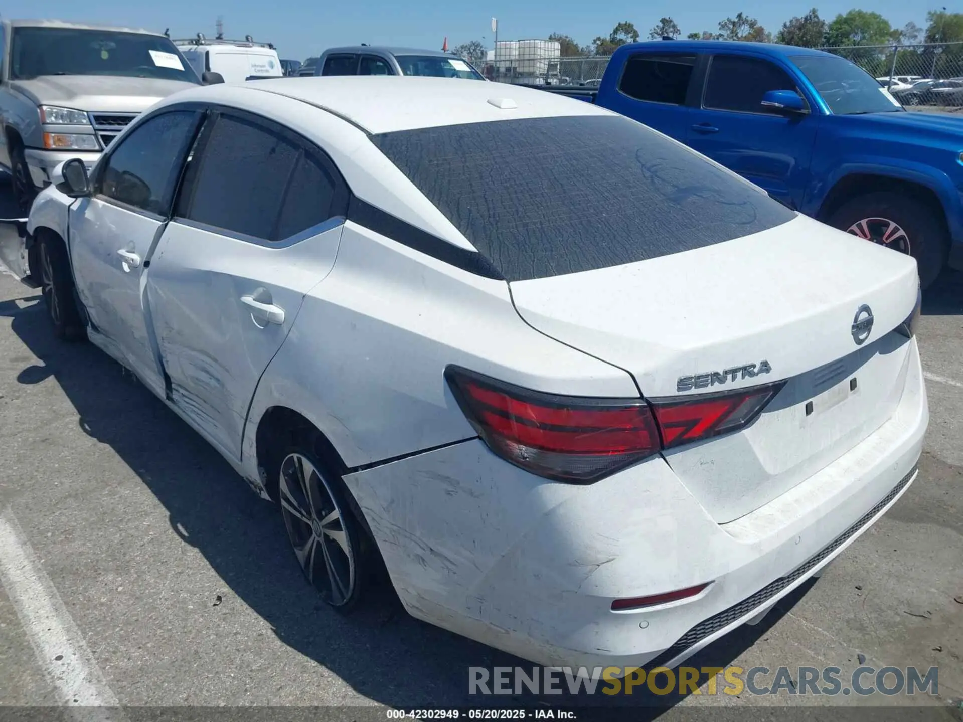 3 fotografías del automóvil dañado 3N1AB8CV9NY283647 NISSAN SENTRA 2022