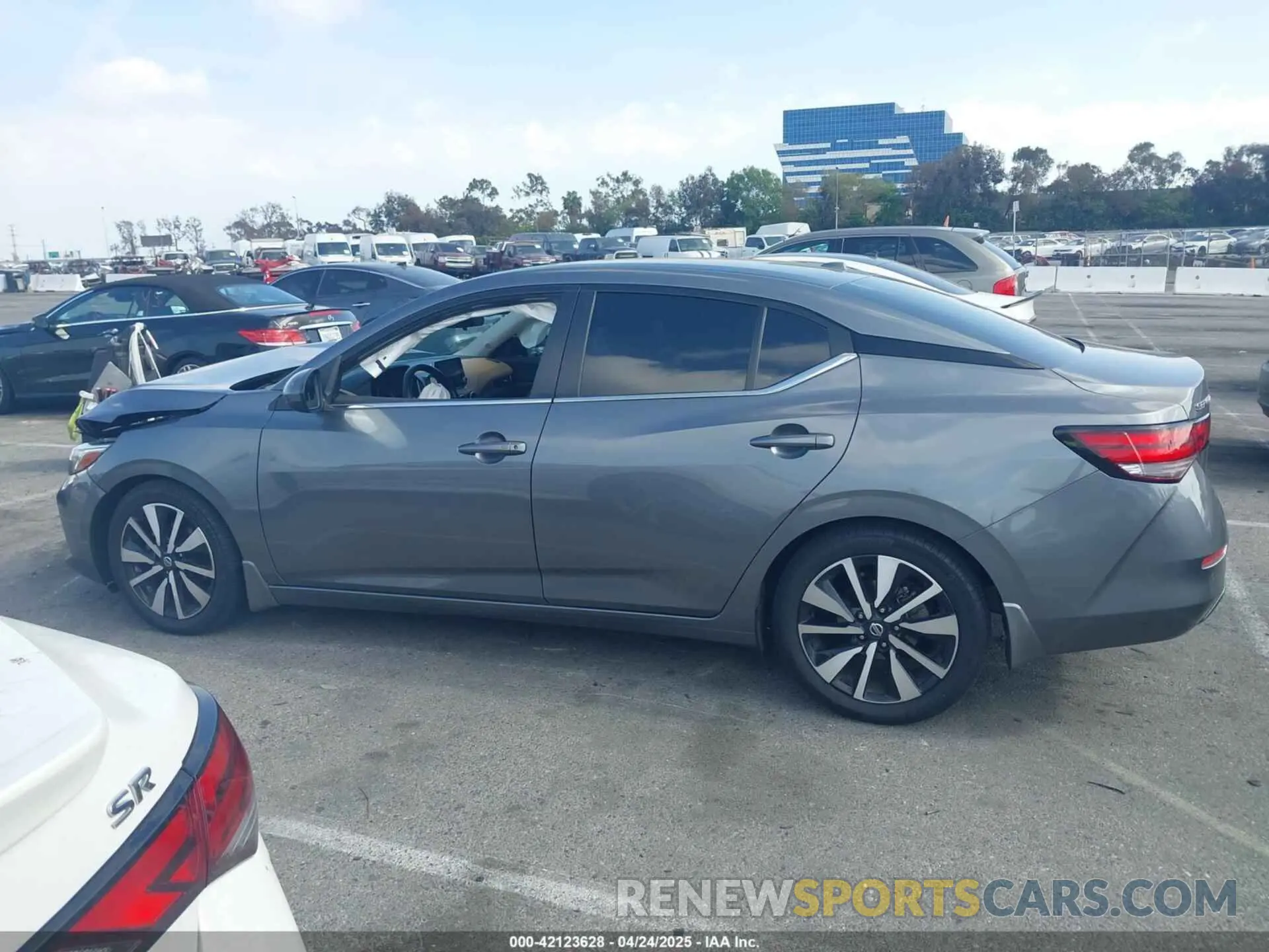 14 fotografías del automóvil dañado 3N1AB8CV9NY295488 NISSAN SENTRA 2022
