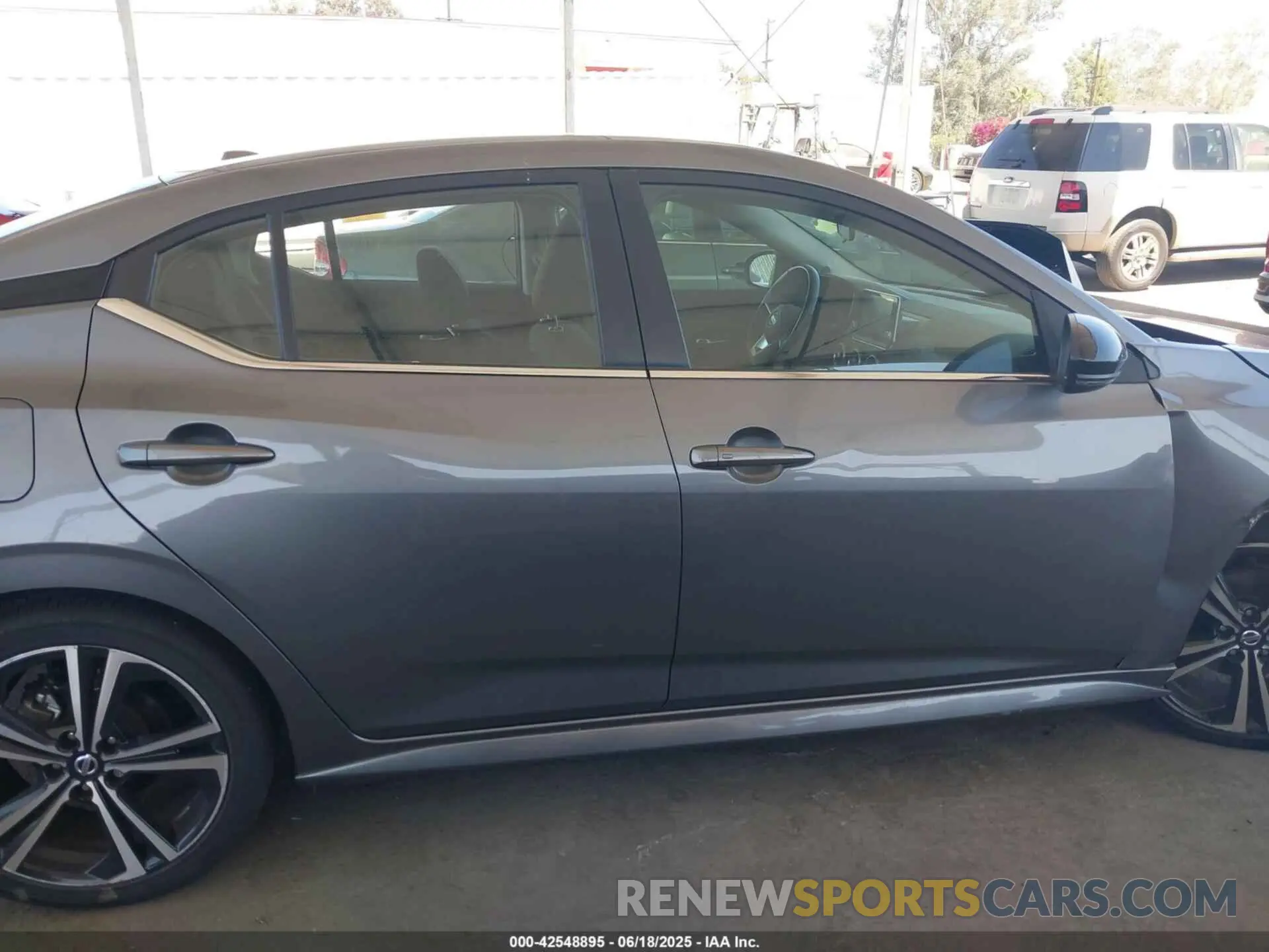 13 fotografías del automóvil dañado 3N1AB8DV1NY216927 NISSAN SENTRA 2022