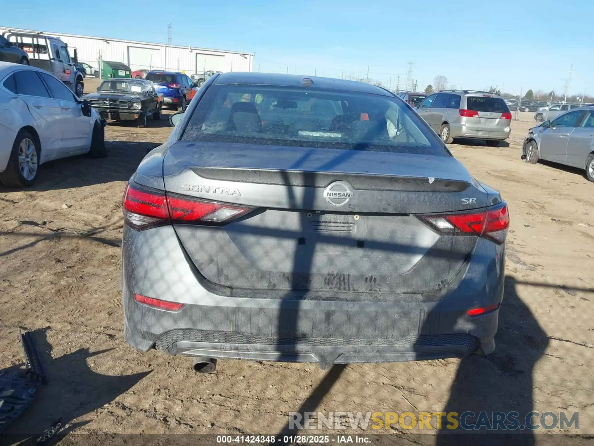 17 fotografías del automóvil dañado 3N1AB8DV1NY258613 NISSAN SENTRA 2022