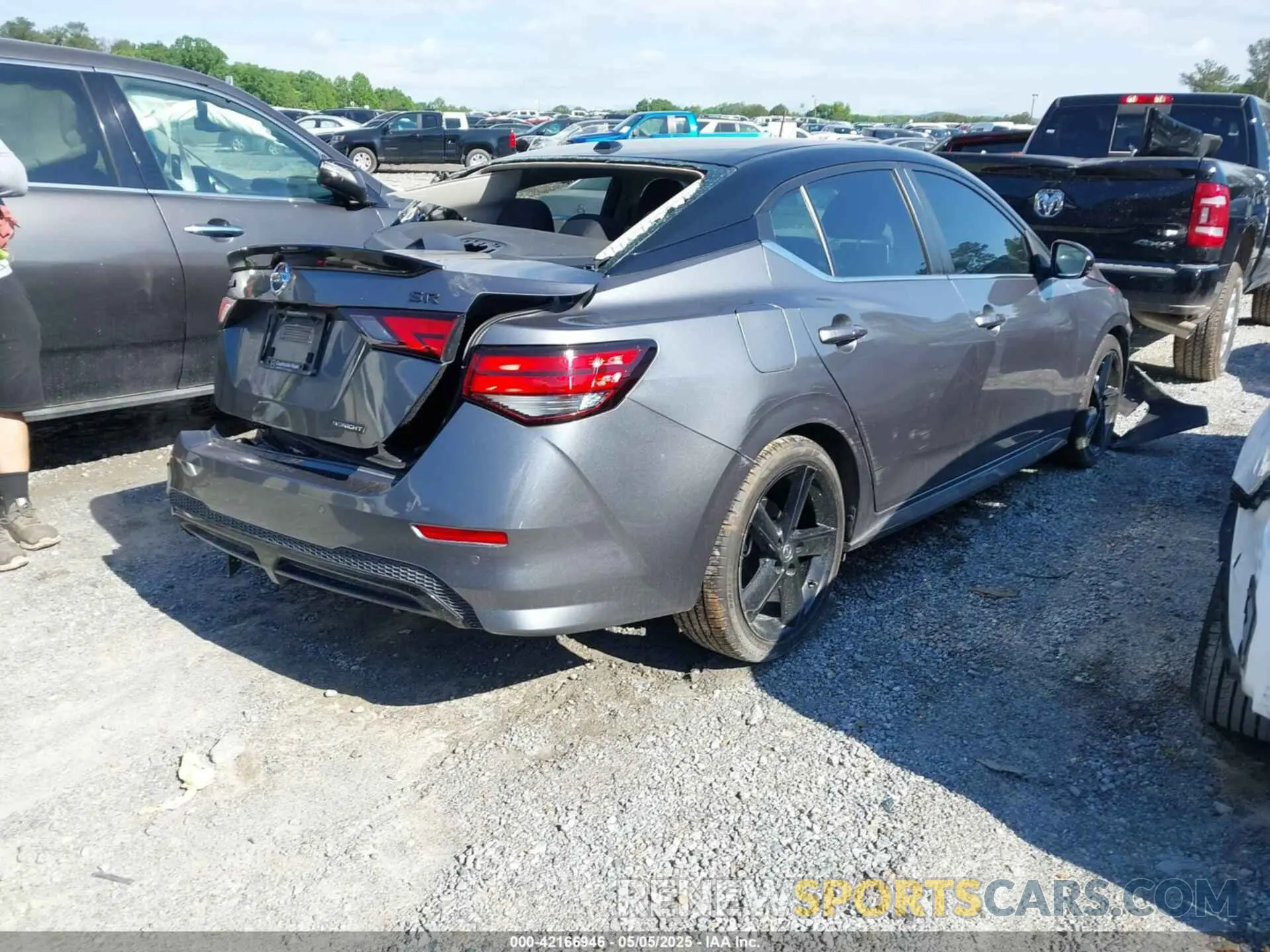 4 fotografías del automóvil dañado 3N1AB8DV1NY313514 NISSAN SENTRA 2022