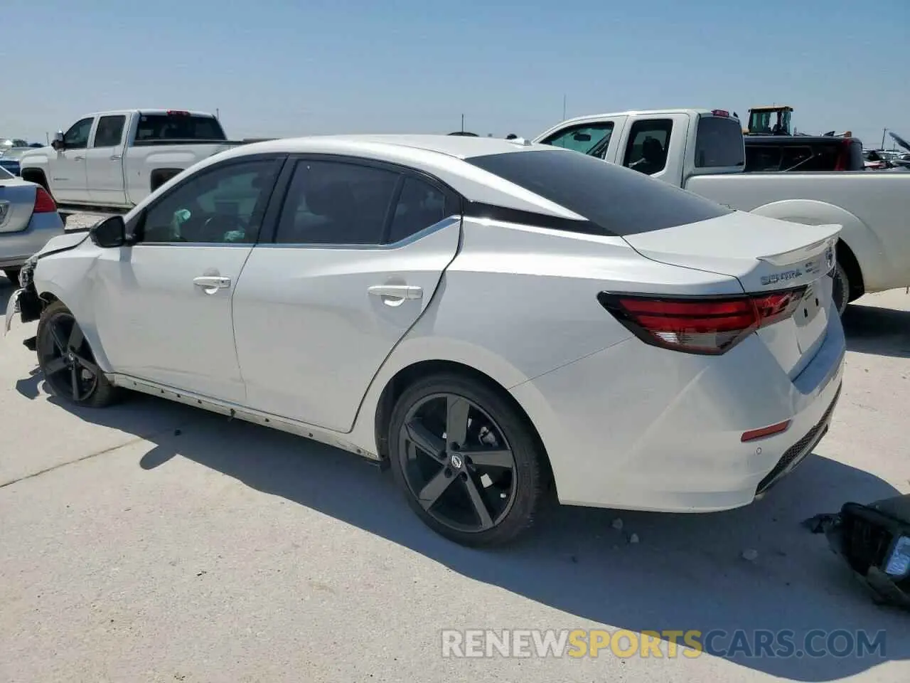 2 fotografías del automóvil dañado 3N1AB8DV3NY255907 NISSAN SENTRA 2022