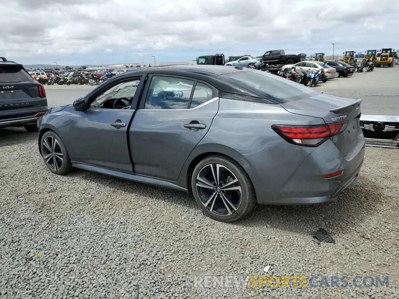 2 fotografías del automóvil dañado 3N1AB8DV3NY287532 NISSAN SENTRA 2022