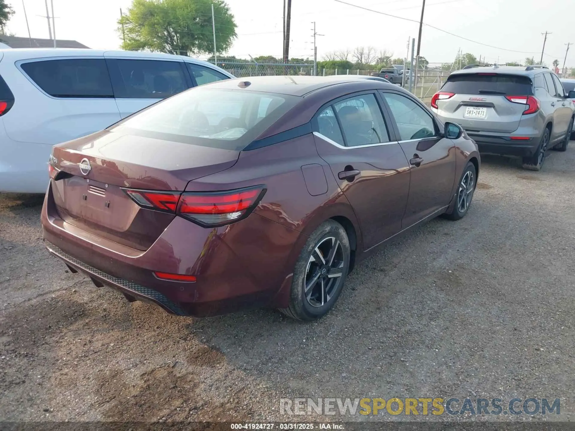 4 fotografías del automóvil dañado 3N1AB8DV5NY311006 NISSAN SENTRA 2022