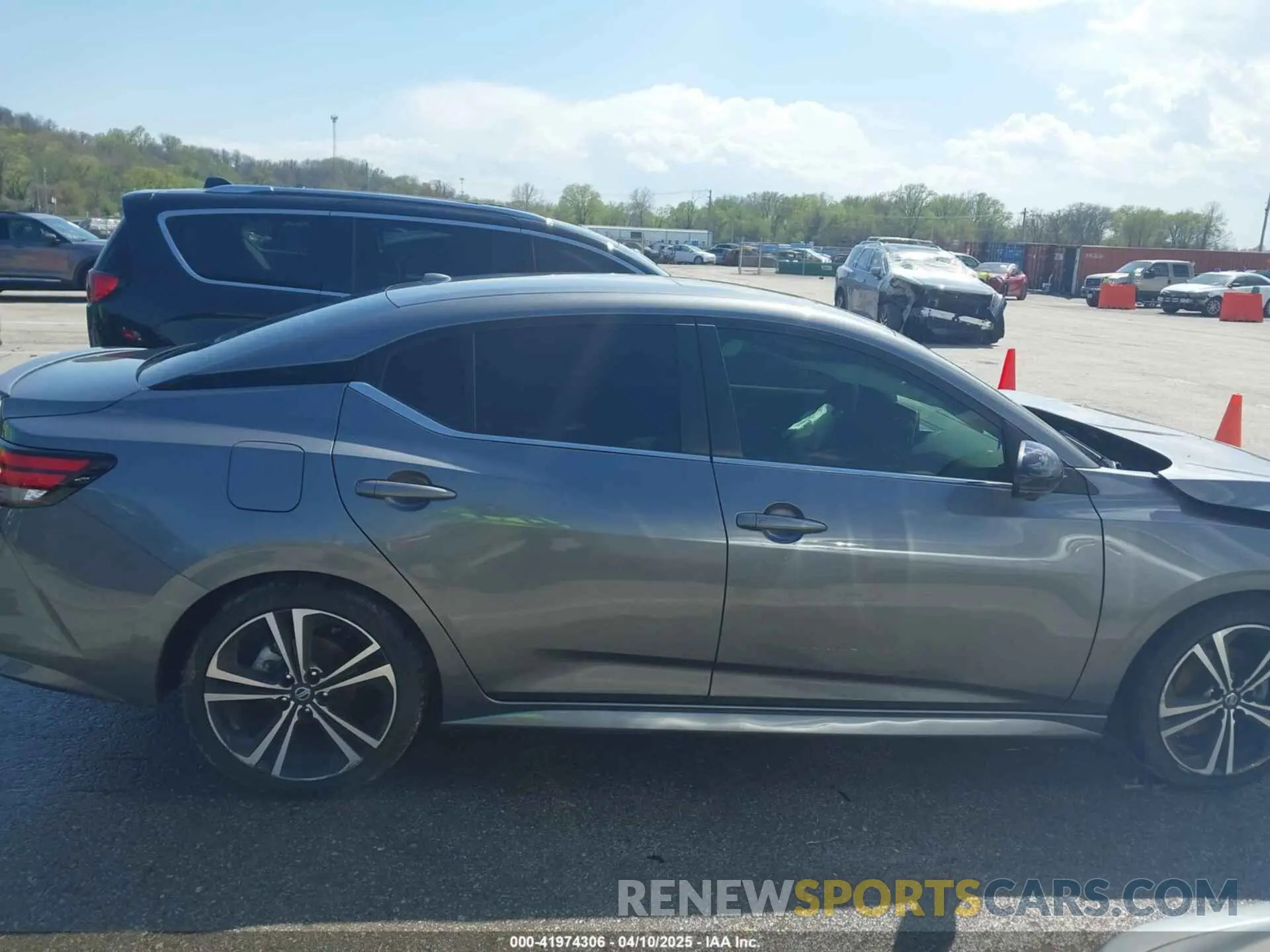 14 fotografías del automóvil dañado 3N1AB8DV6NY230631 NISSAN SENTRA 2022