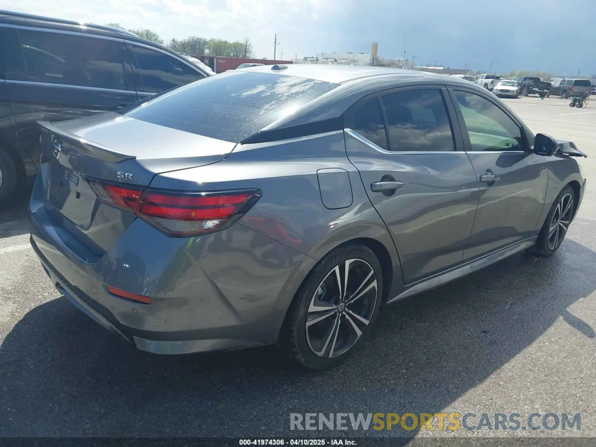 4 fotografías del automóvil dañado 3N1AB8DV6NY230631 NISSAN SENTRA 2022