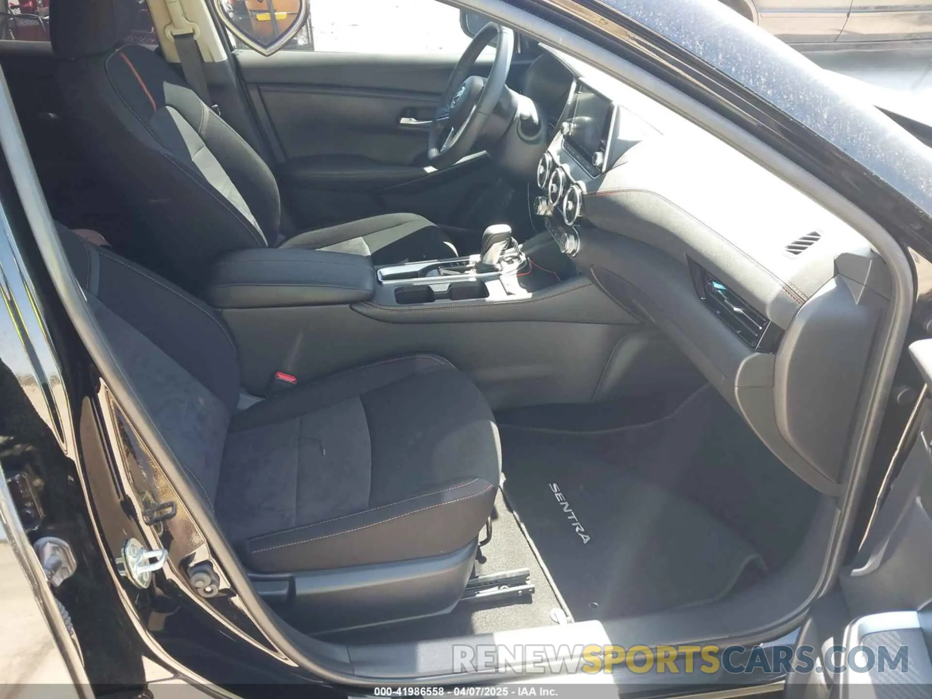 5 fotografías del automóvil dañado 3N1AB8DV7NY259202 NISSAN SENTRA 2022