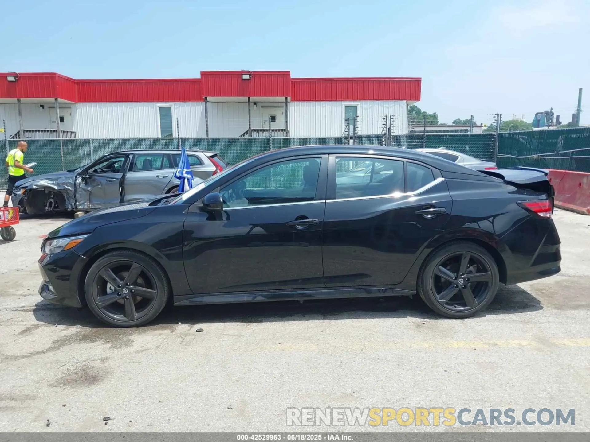 14 fotografías del automóvil dañado 3N1AB8DV7NY313808 NISSAN SENTRA 2022