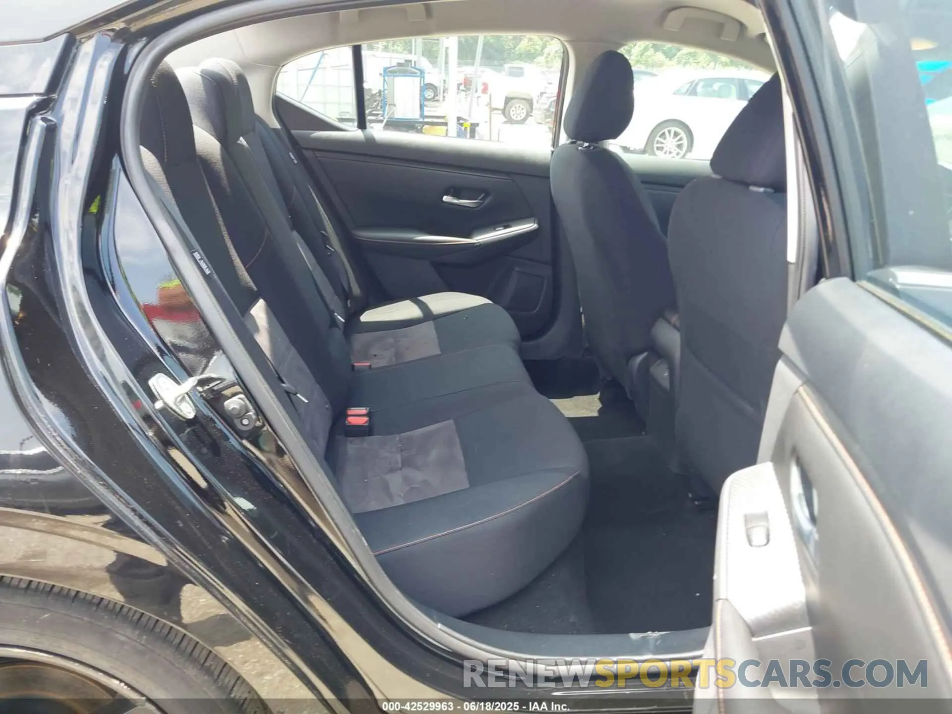 8 fotografías del automóvil dañado 3N1AB8DV7NY313808 NISSAN SENTRA 2022