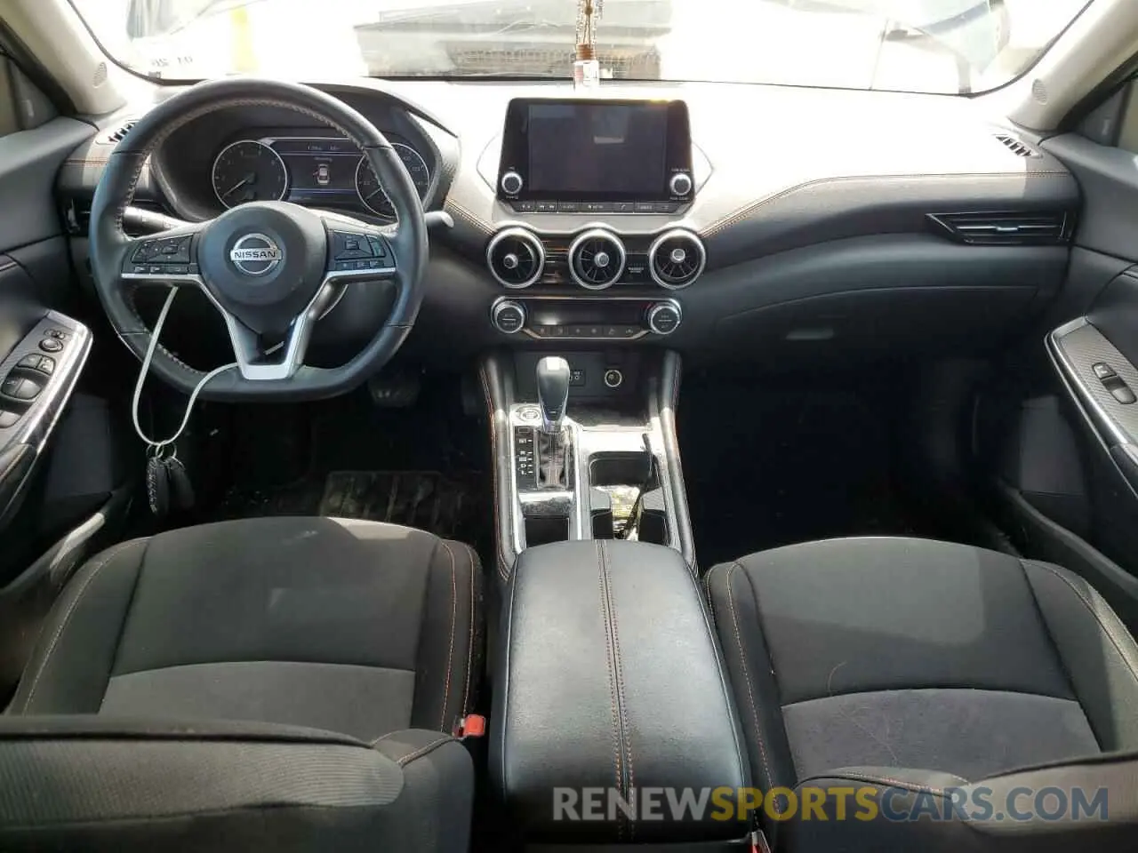8 fotografías del automóvil dañado 3N1AB8DV8NY220750 NISSAN SENTRA 2022