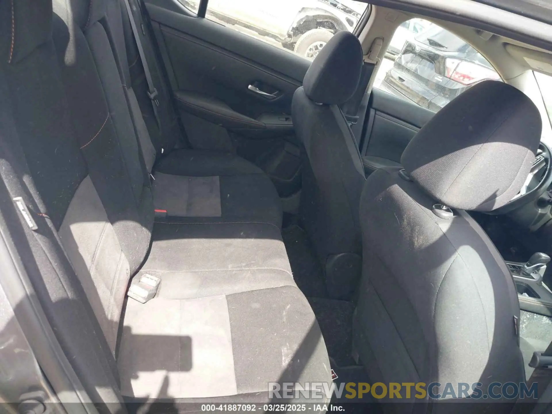 8 fotografías del automóvil dañado 3N1AB8DV9NY209014 NISSAN SENTRA 2022