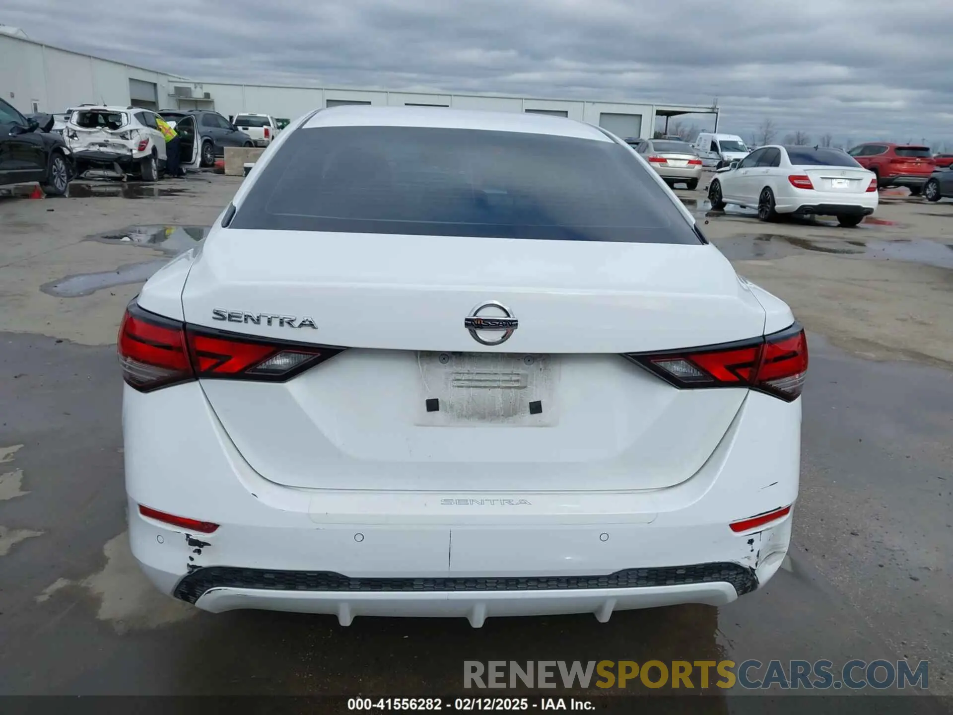 17 fotografías del automóvil dañado 3N1AB8BV0PY298512 NISSAN SENTRA 2023