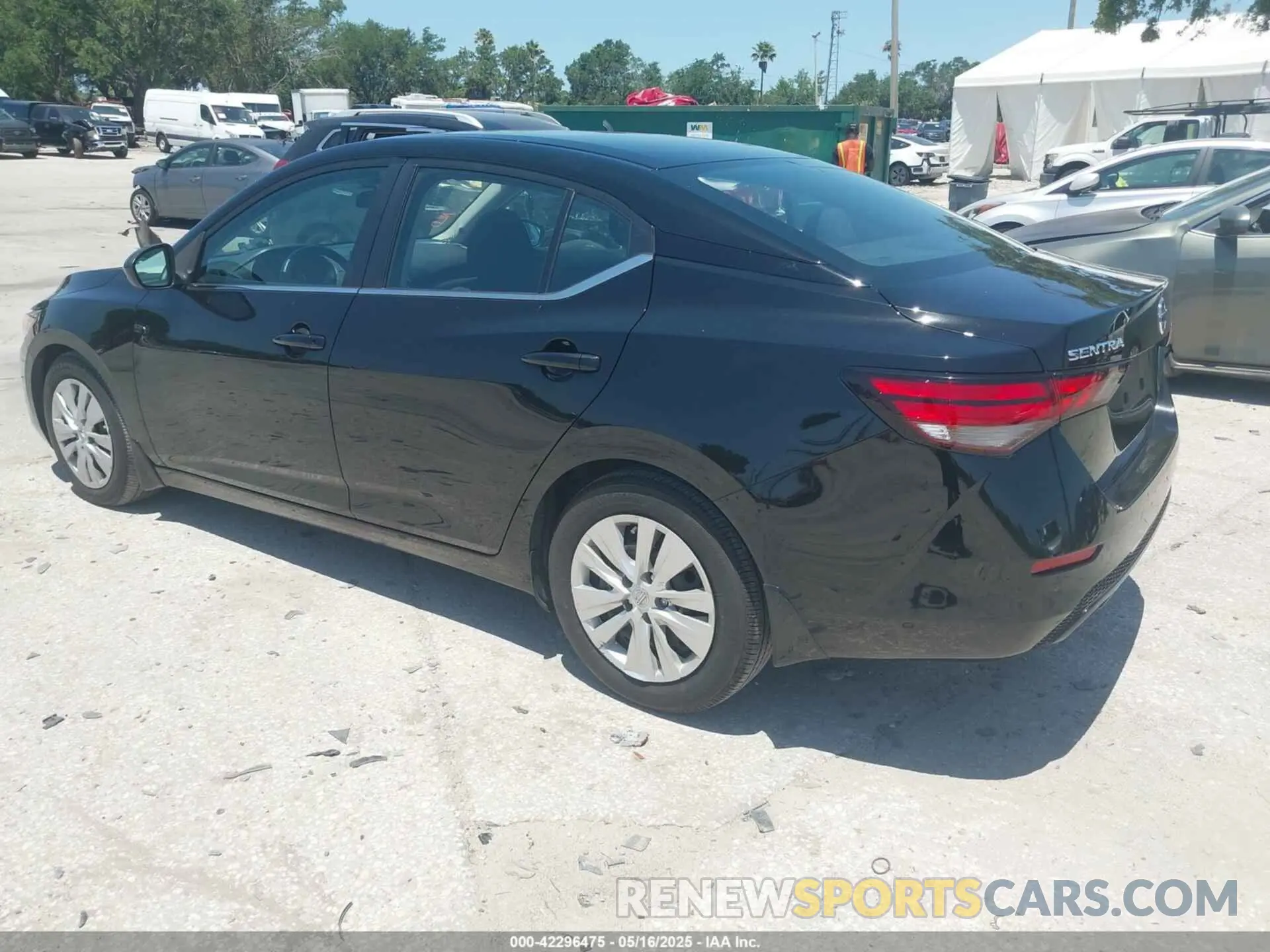 3 fotografías del automóvil dañado 3N1AB8BV1PY293089 NISSAN SENTRA 2023