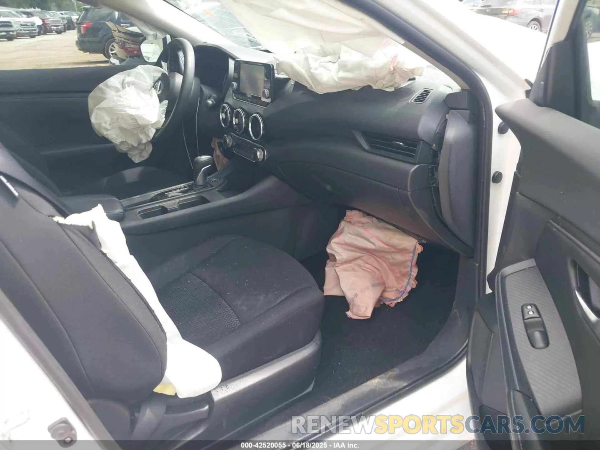 5 fotografías del automóvil dañado 3N1AB8BV3PY226459 NISSAN SENTRA 2023