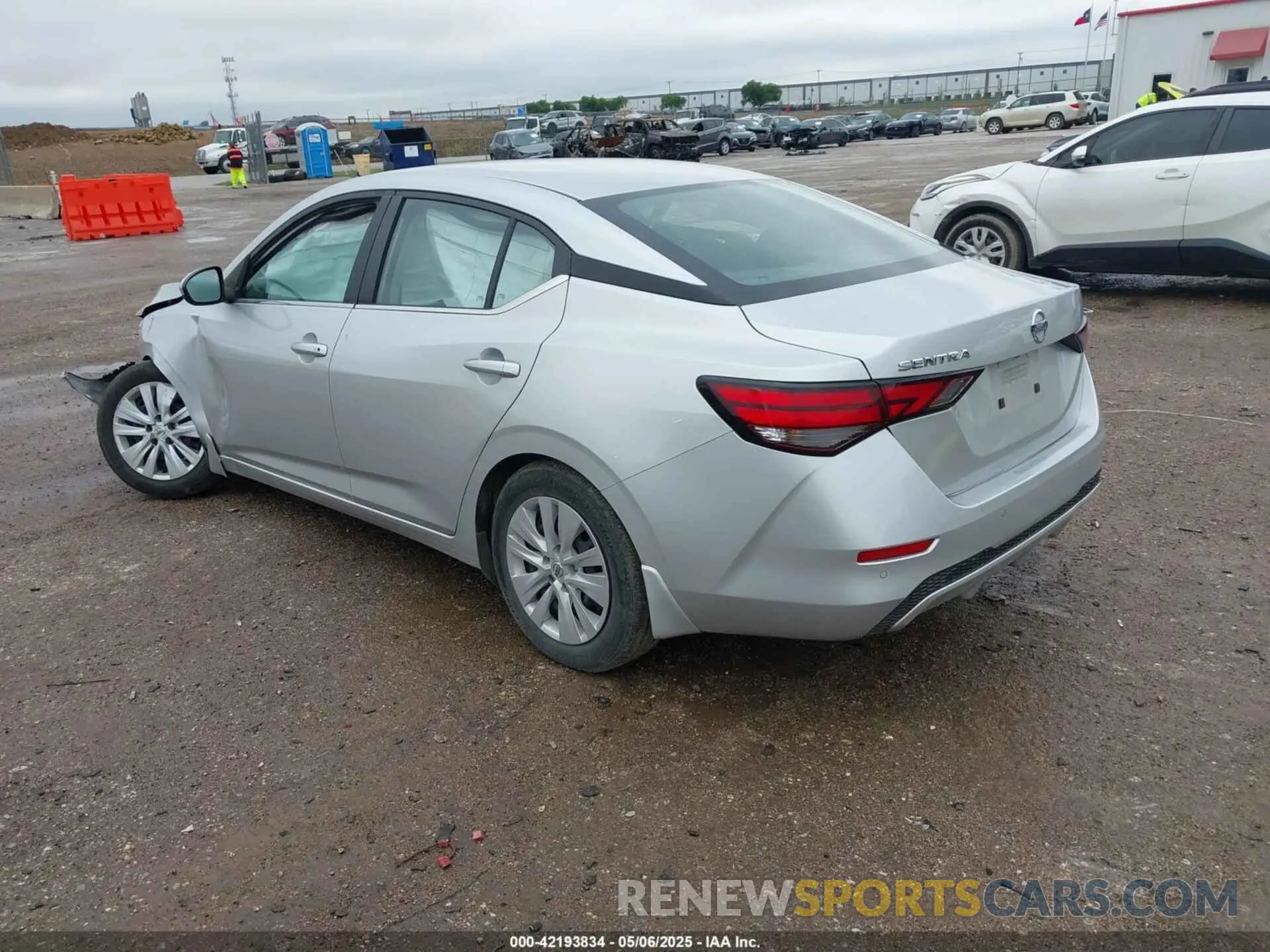3 fotografías del automóvil dañado 3N1AB8BV5PY319709 NISSAN SENTRA 2023