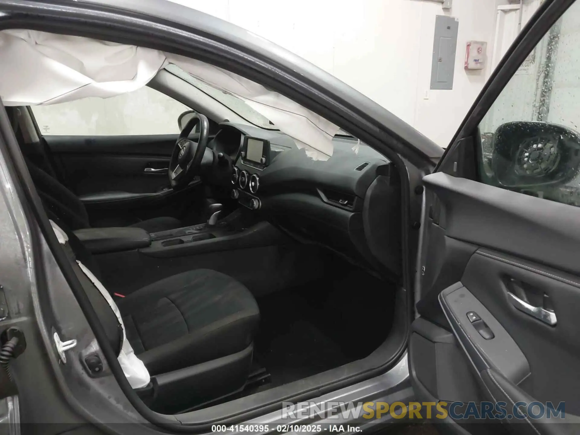 5 fotografías del automóvil dañado 3N1AB8BV6PY292617 NISSAN SENTRA 2023