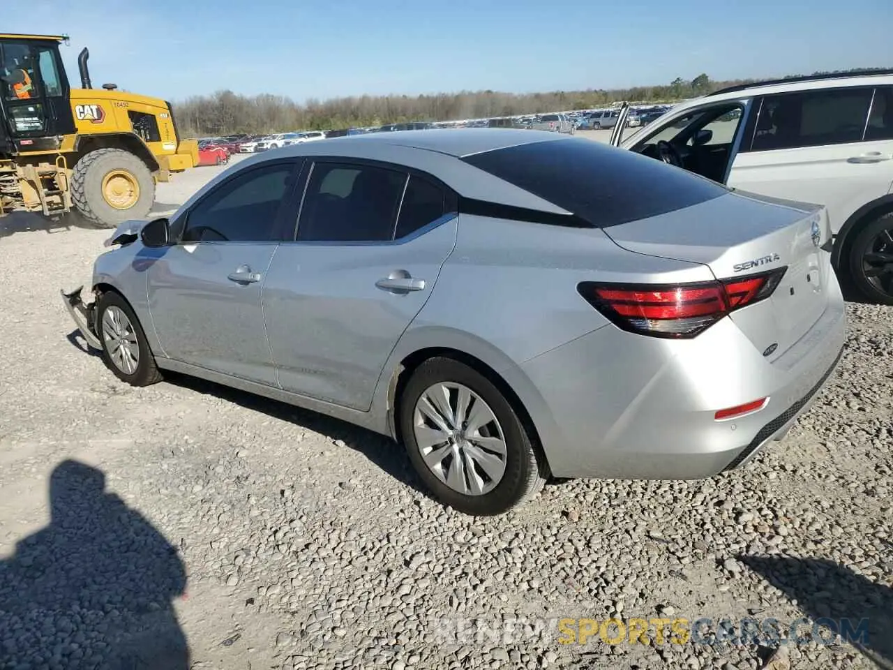 2 fotografías del automóvil dañado 3N1AB8BV6PY301719 NISSAN SENTRA 2023