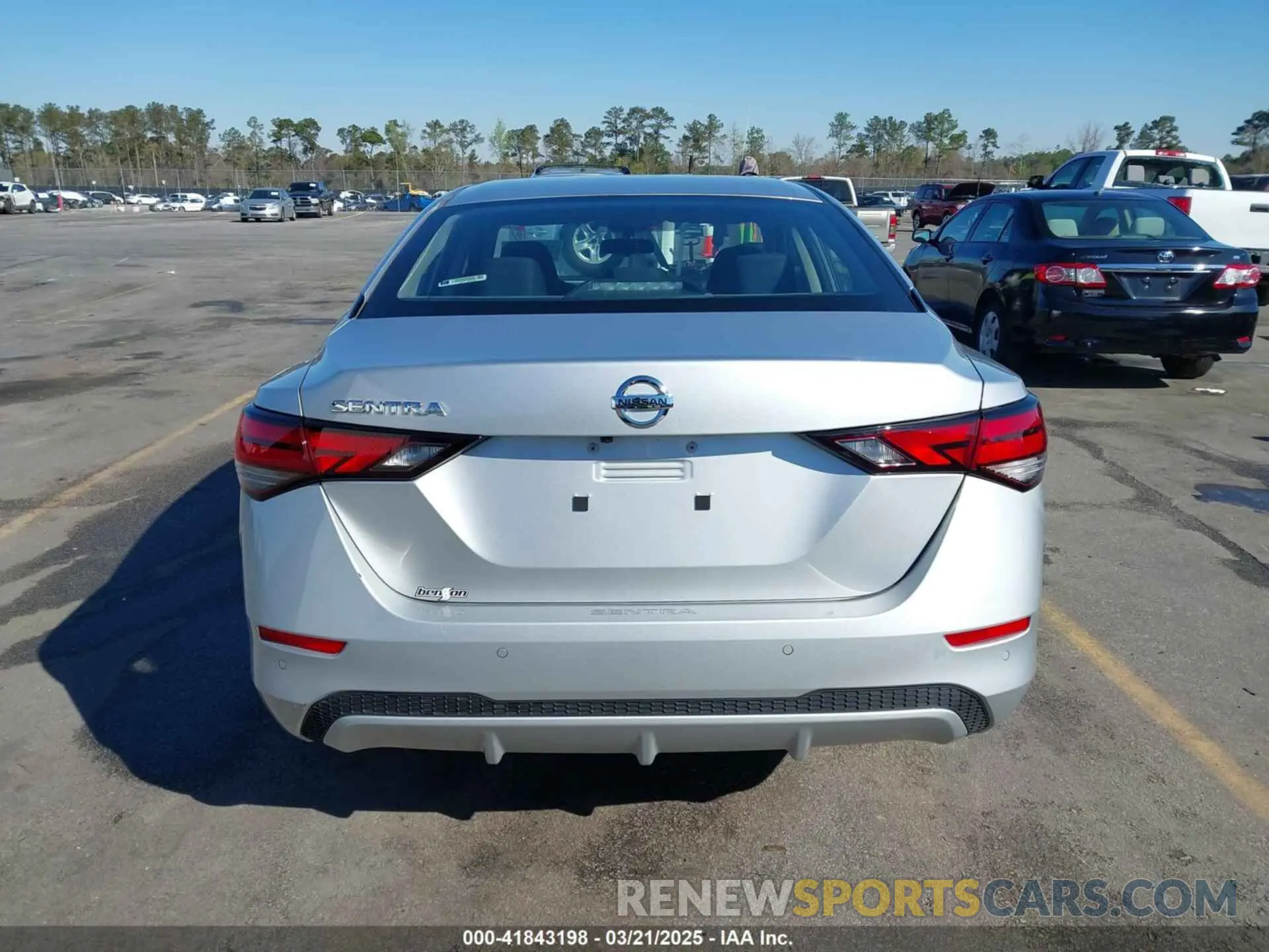 16 fotografías del automóvil dañado 3N1AB8BV7PY228070 NISSAN SENTRA 2023