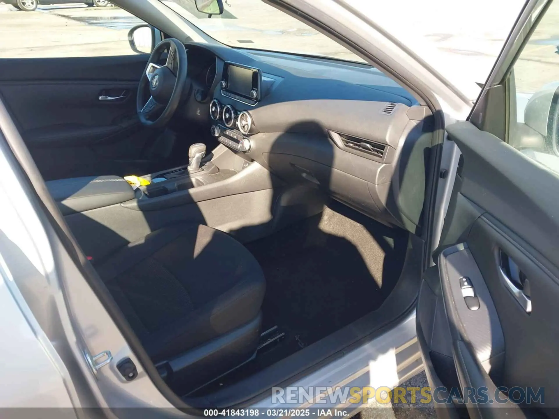 5 fotografías del automóvil dañado 3N1AB8BV7PY228070 NISSAN SENTRA 2023