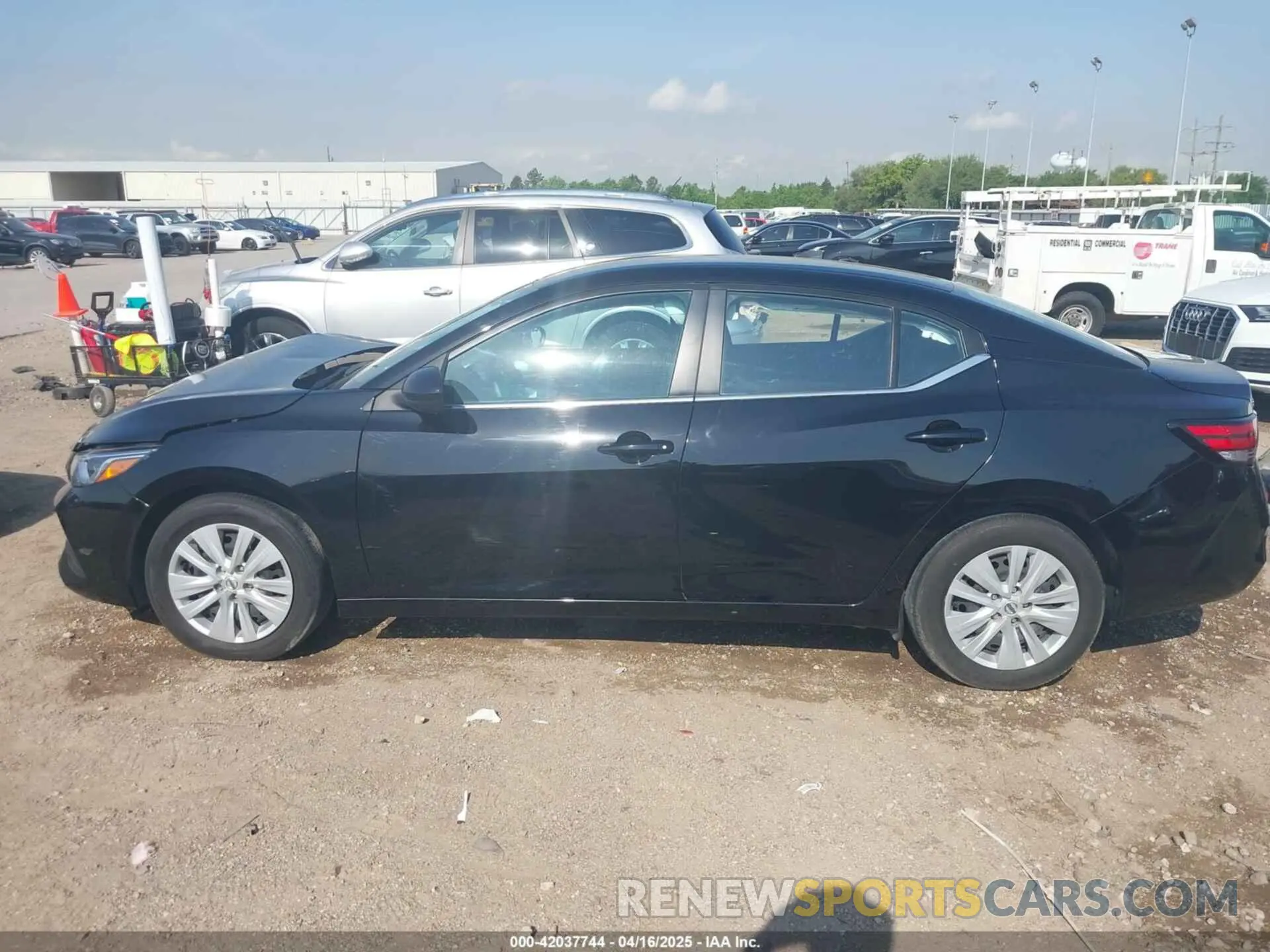 13 fotografías del automóvil dañado 3N1AB8BV7PY300434 NISSAN SENTRA 2023