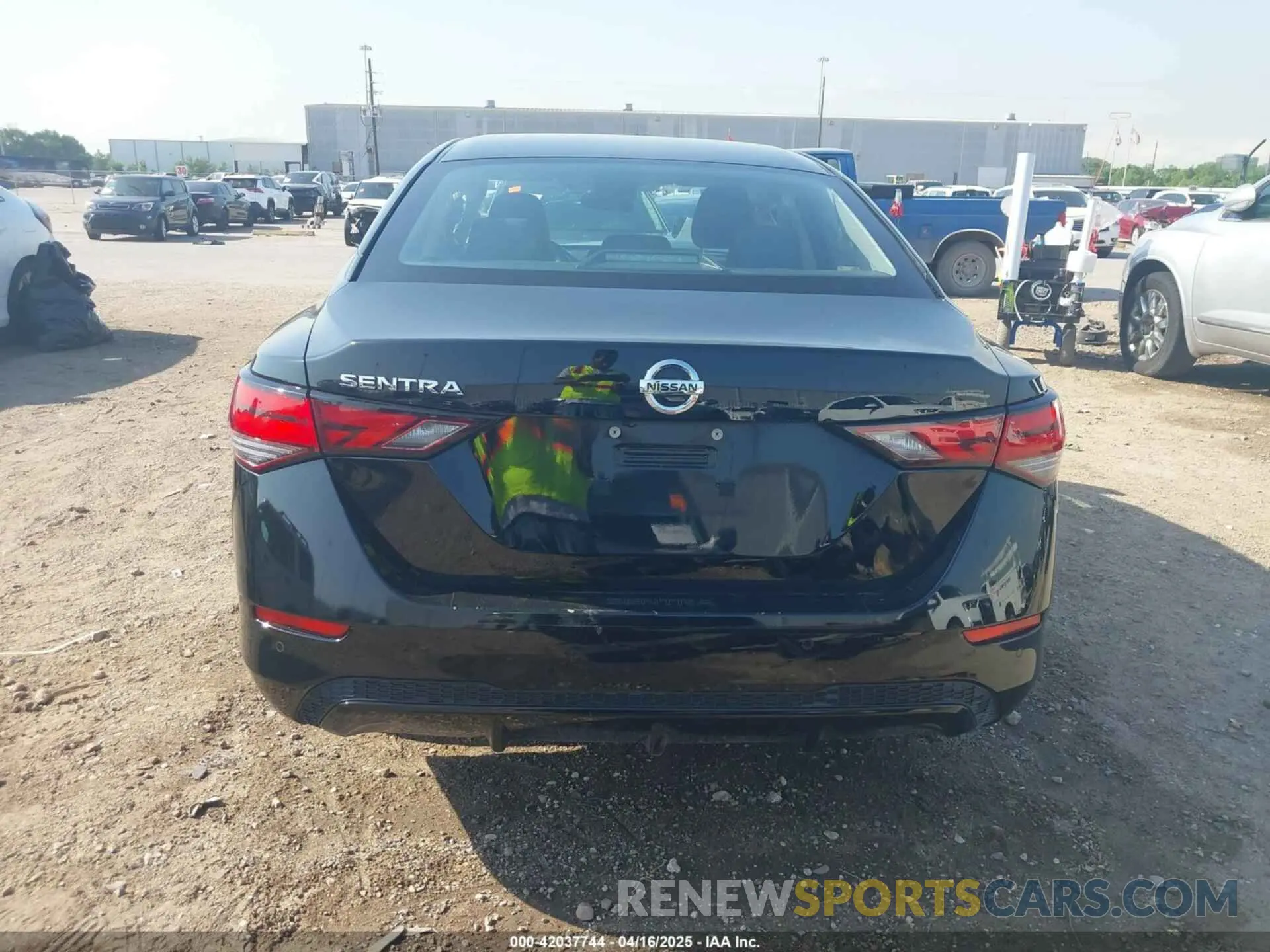 15 fotografías del automóvil dañado 3N1AB8BV7PY300434 NISSAN SENTRA 2023