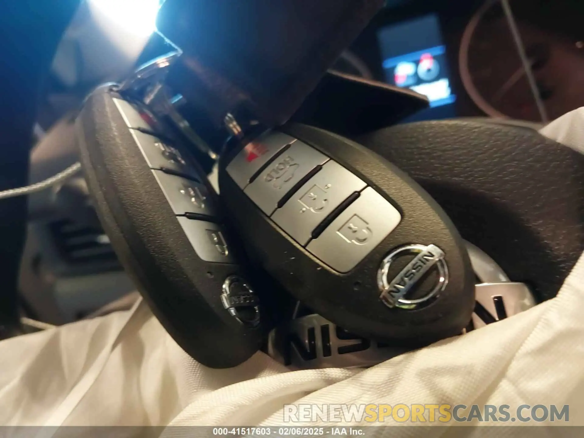 11 fotografías del automóvil dañado 3N1AB8BV9PY297813 NISSAN SENTRA 2023